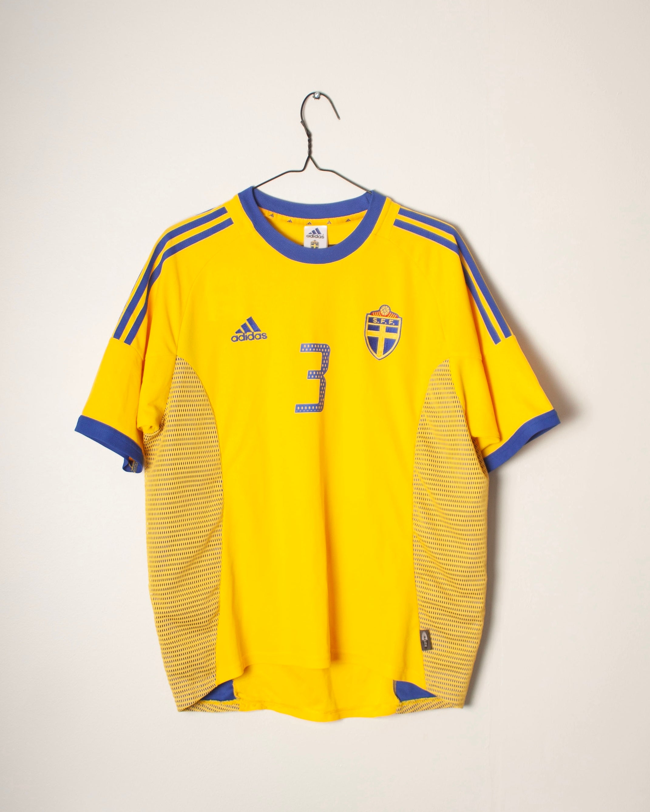 Adidas - Sweden 2002 Home Football Shirt 'MELLBERG'