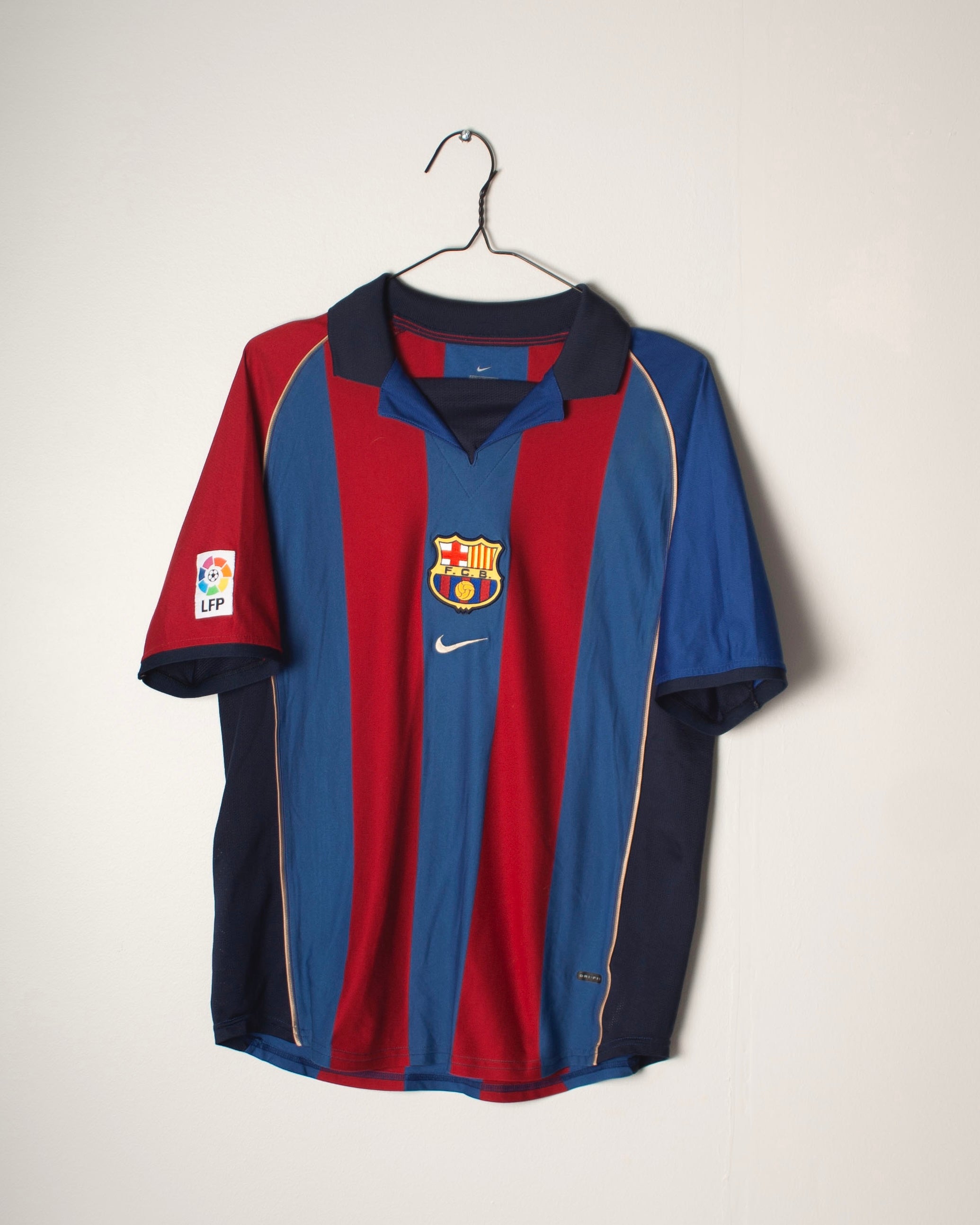 Nike - FC Barcelona 2001/02 Home Football Shirt 'KLUIVERT'