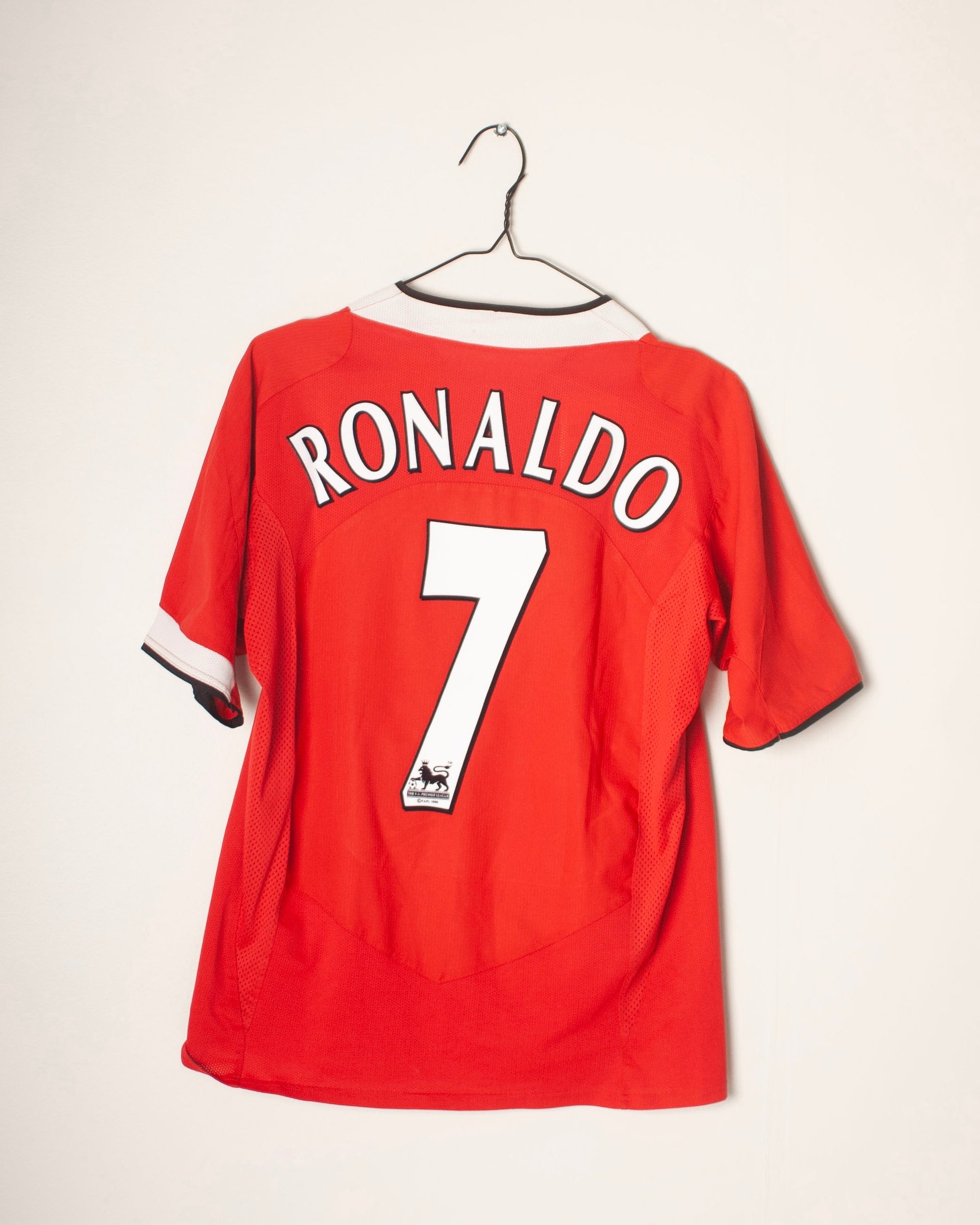 Nike - Manchester United 2004/06 Home Football Shirt 'RONALDO'
