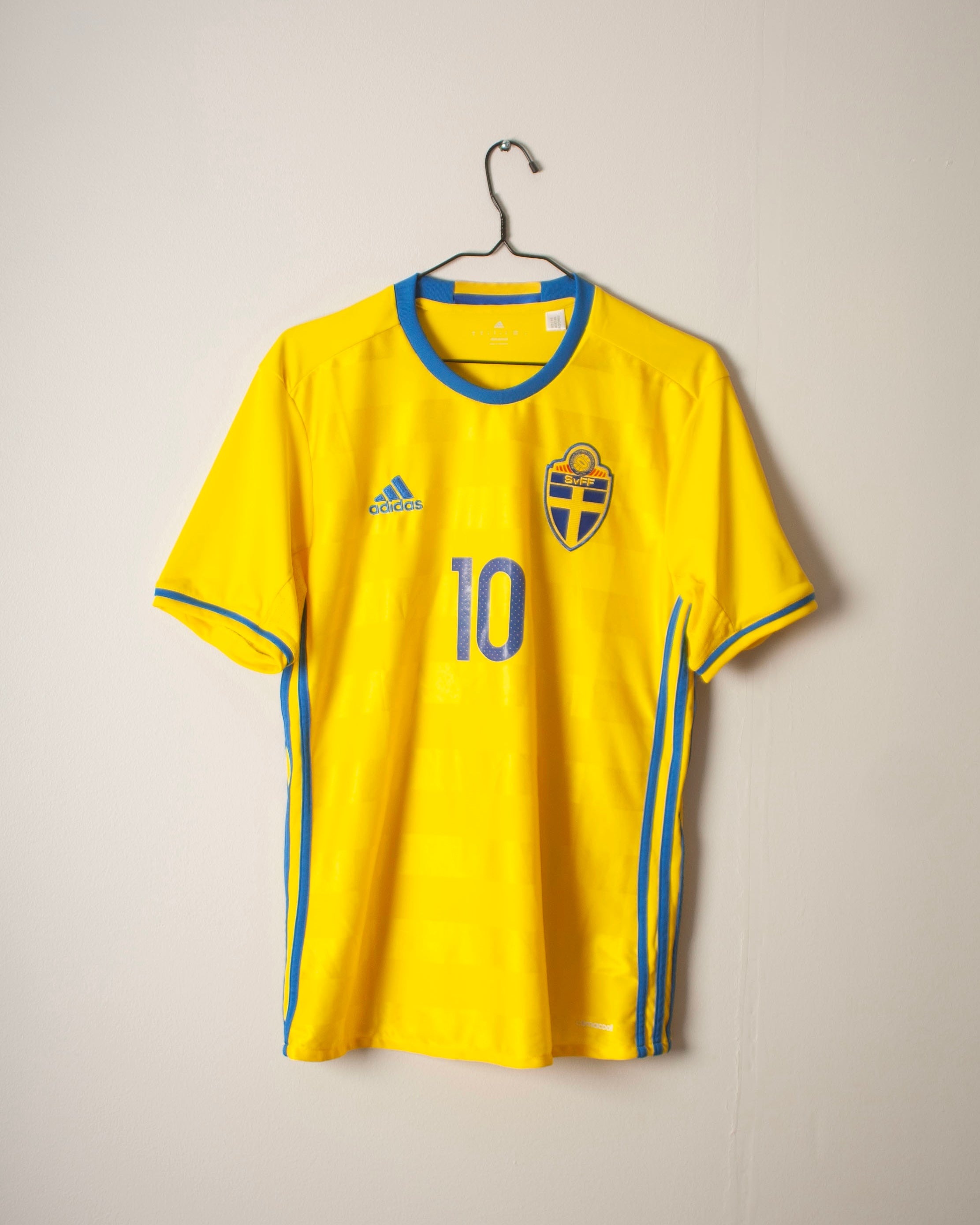 Adidas - Sweden 2016 Home Football Shirt 'IBRAHIMOVIC'