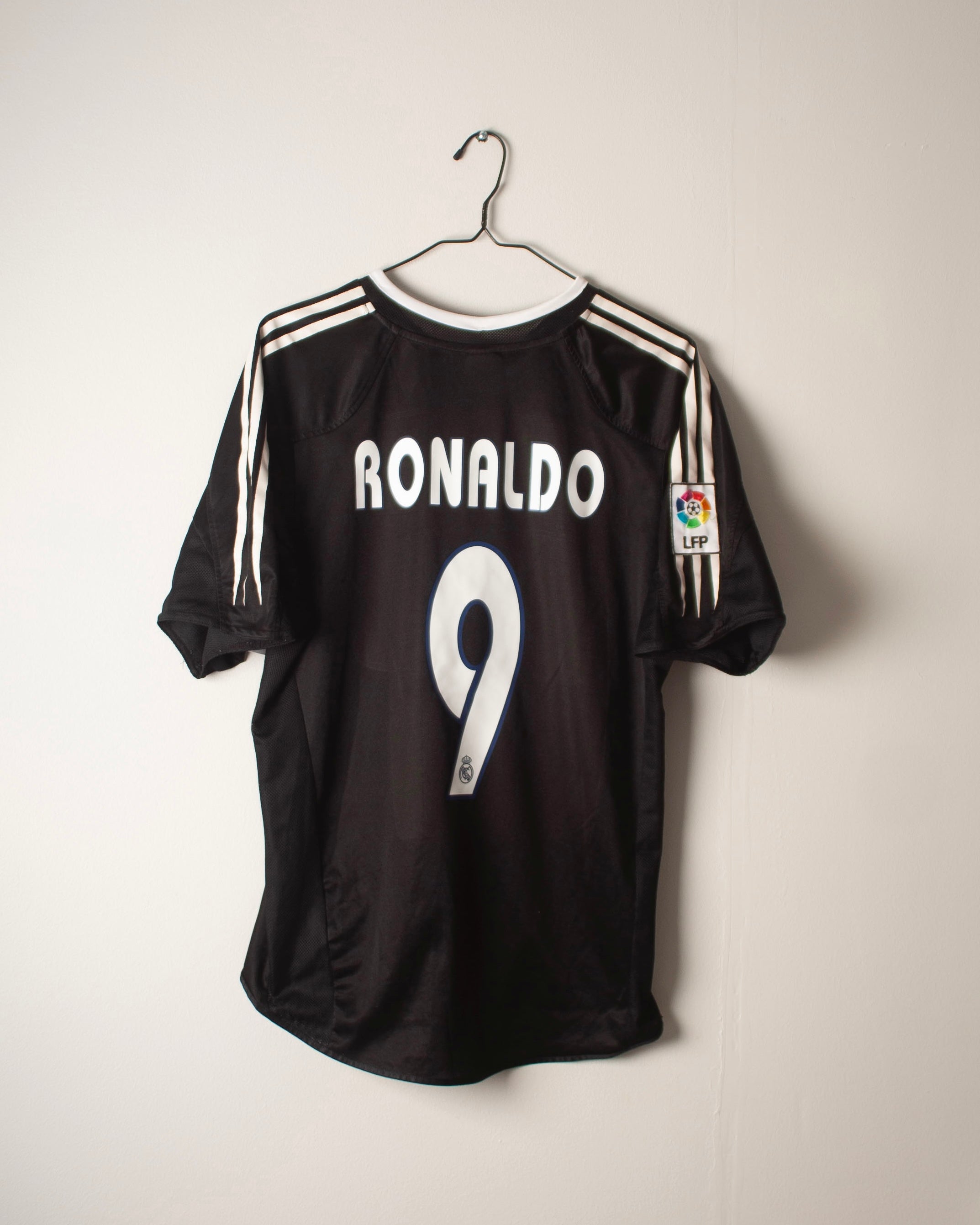 Adidas - Real Madrid 2004/05 Away Football Shirt 'RONALDO'
