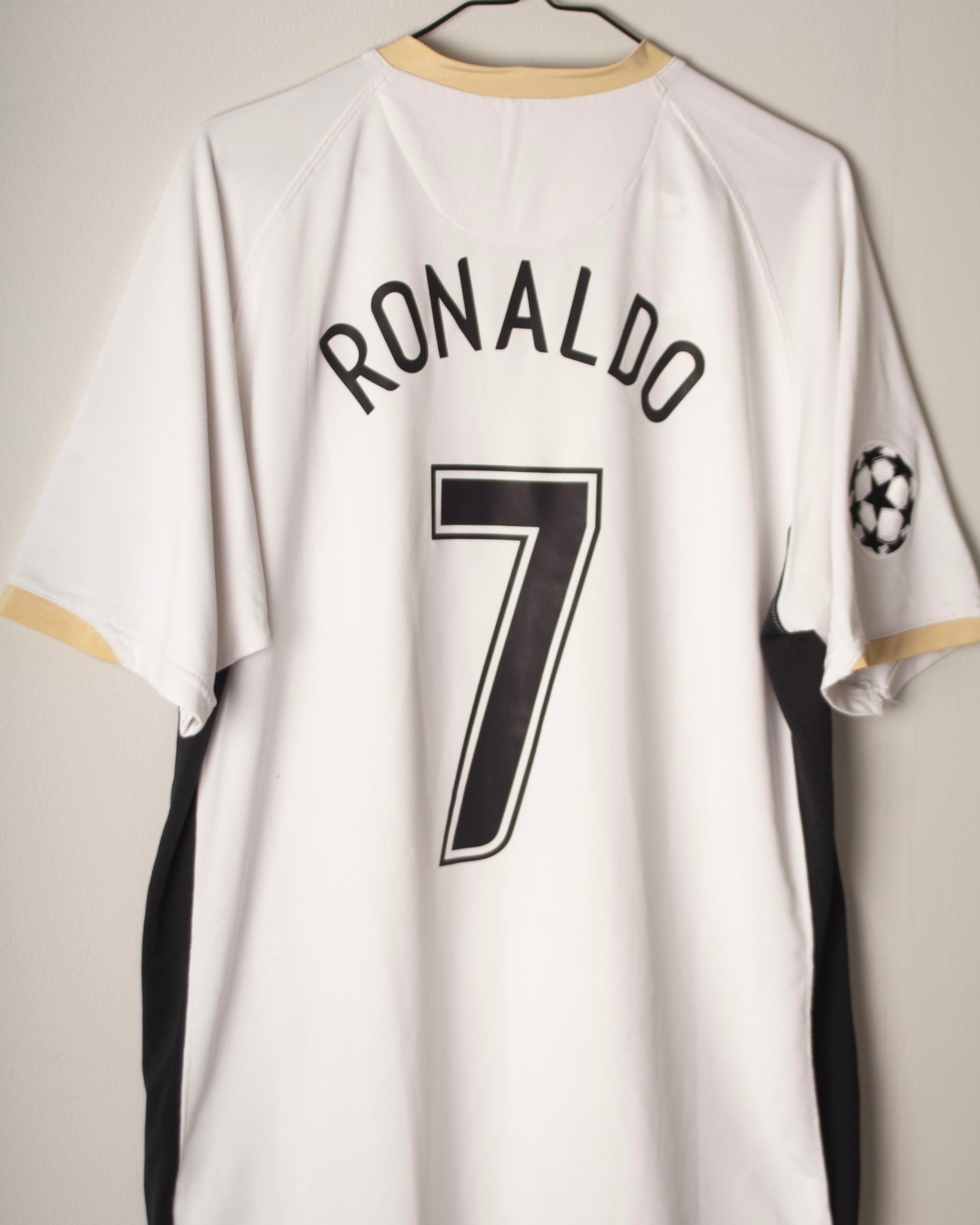 Nike - Manchester United 2006/07 Away Football Shirt 'RONALDO'