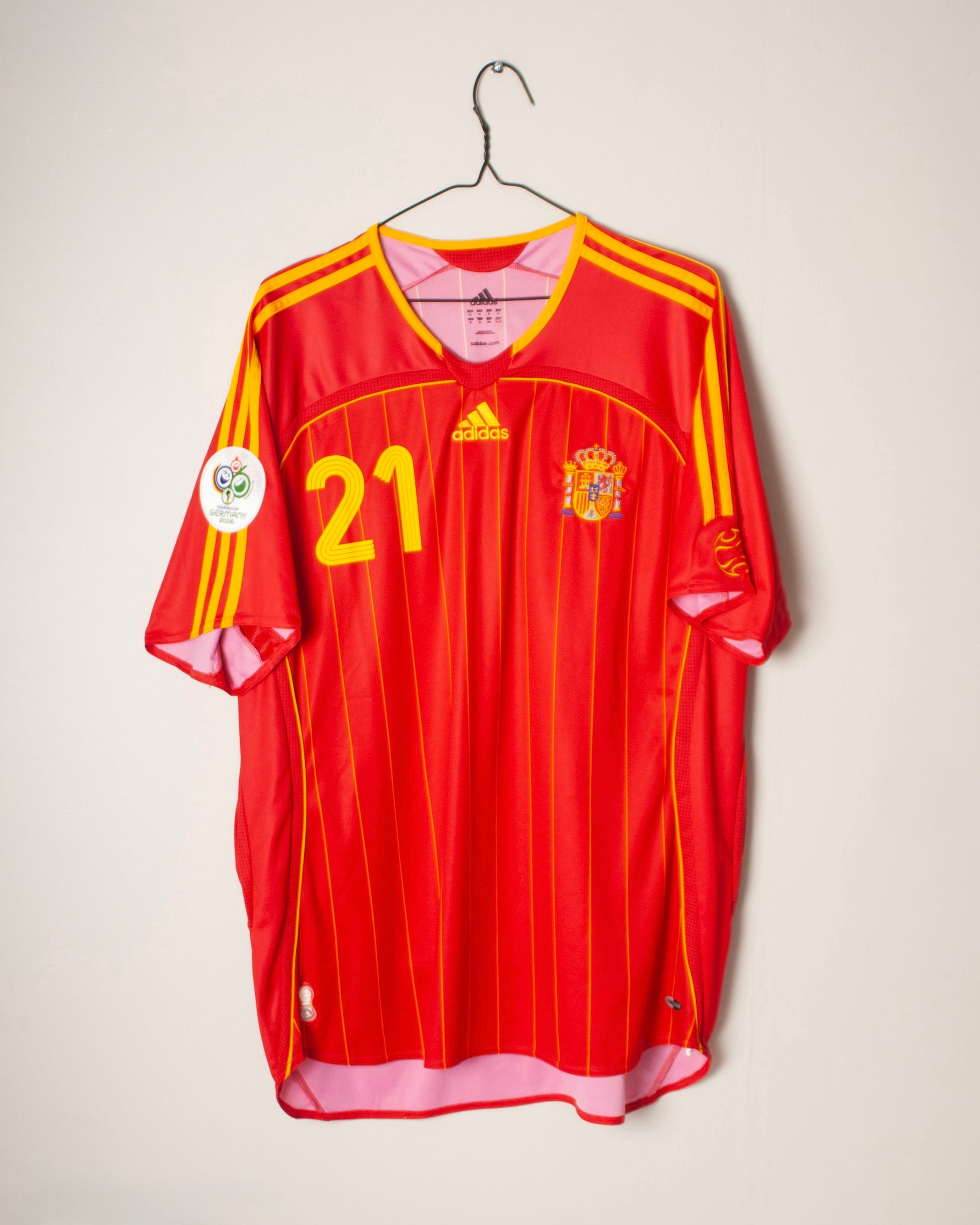 Adidas - Spain 2006 Home Football Shirt 'DAVID VILLA'