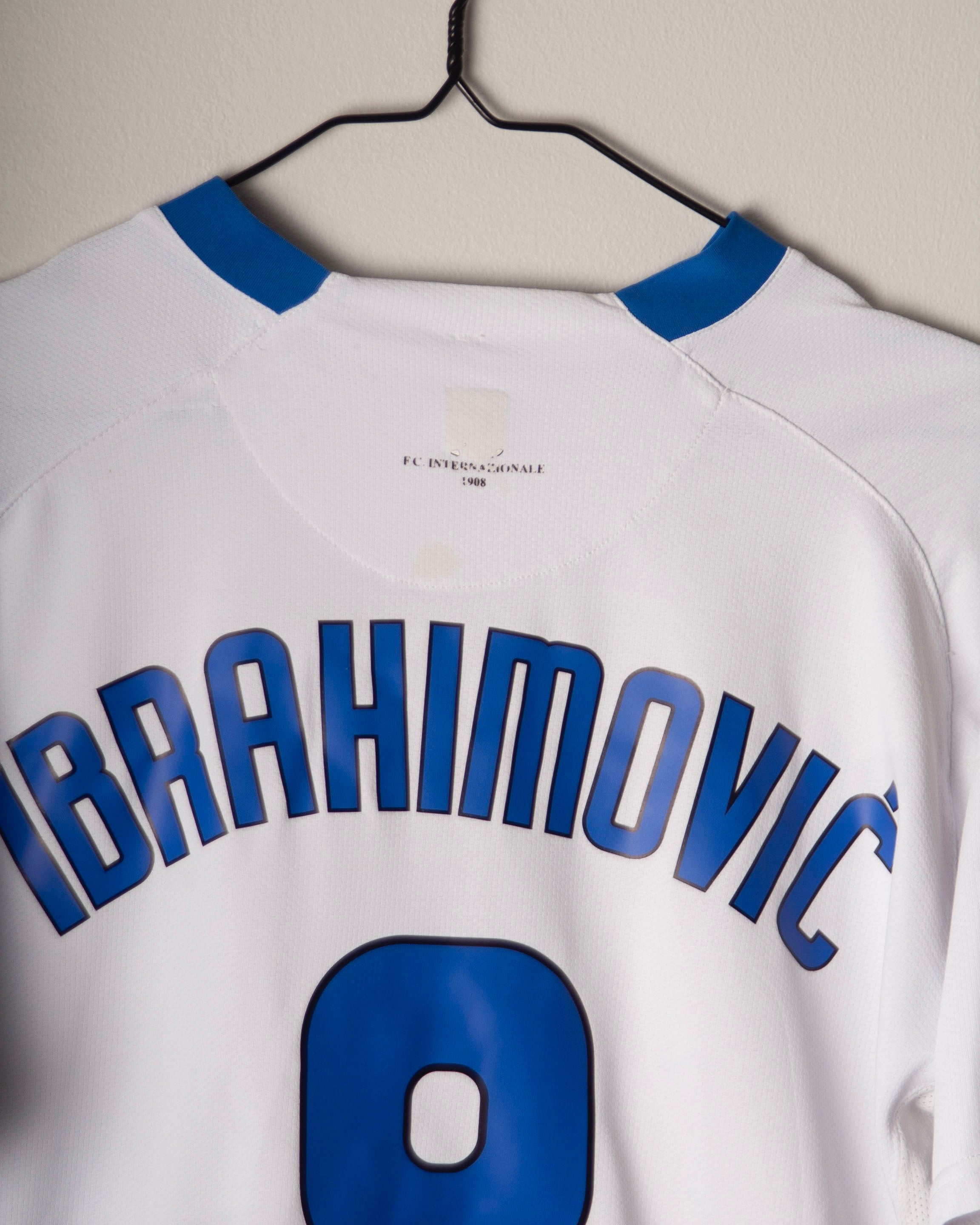 Nike - Inter Milan 2008/09 Away Football Shirt 'IBRAHIMOVIC'