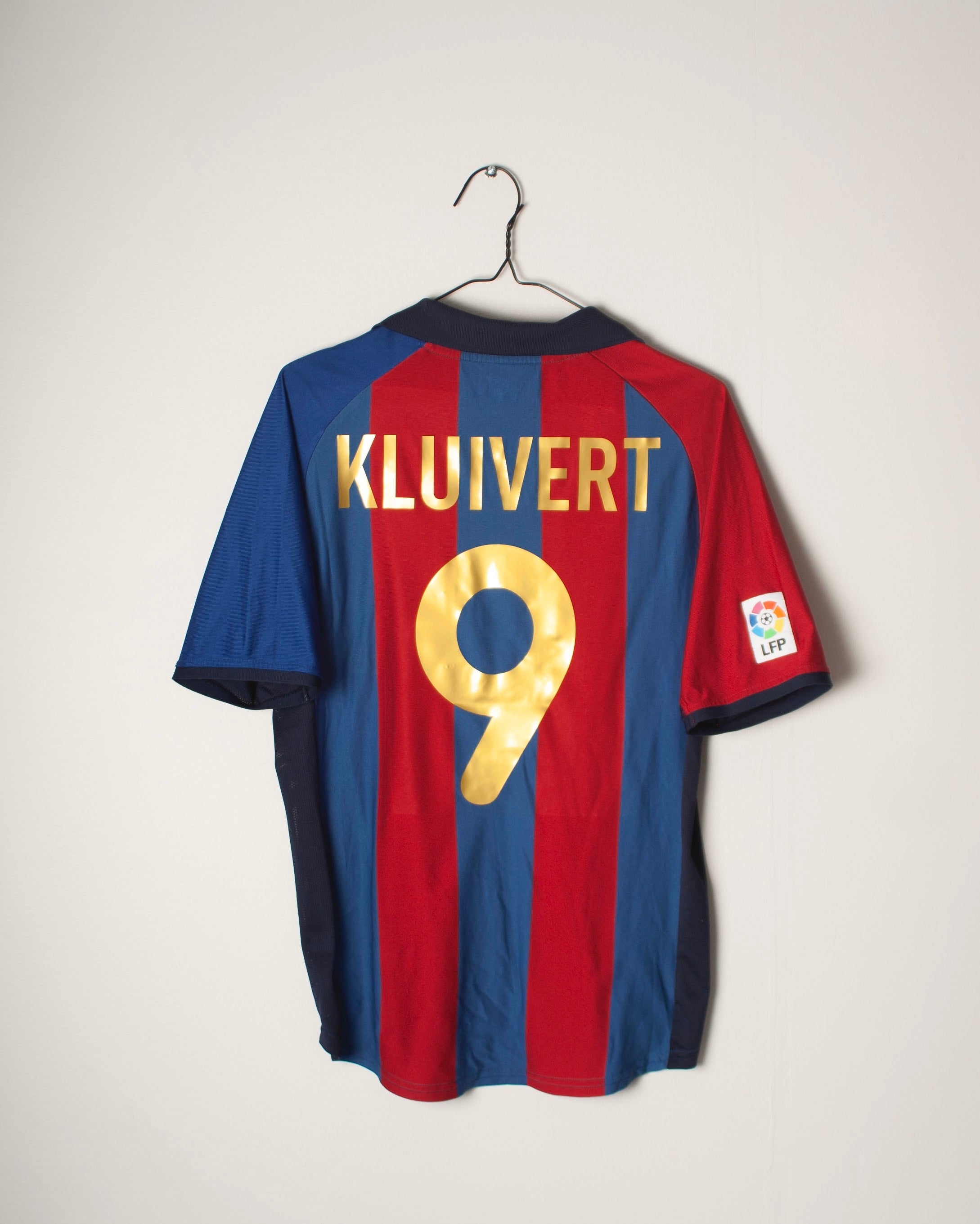 Nike - FC Barcelona 2001/02 Home Football Shirt 'KLUIVERT'