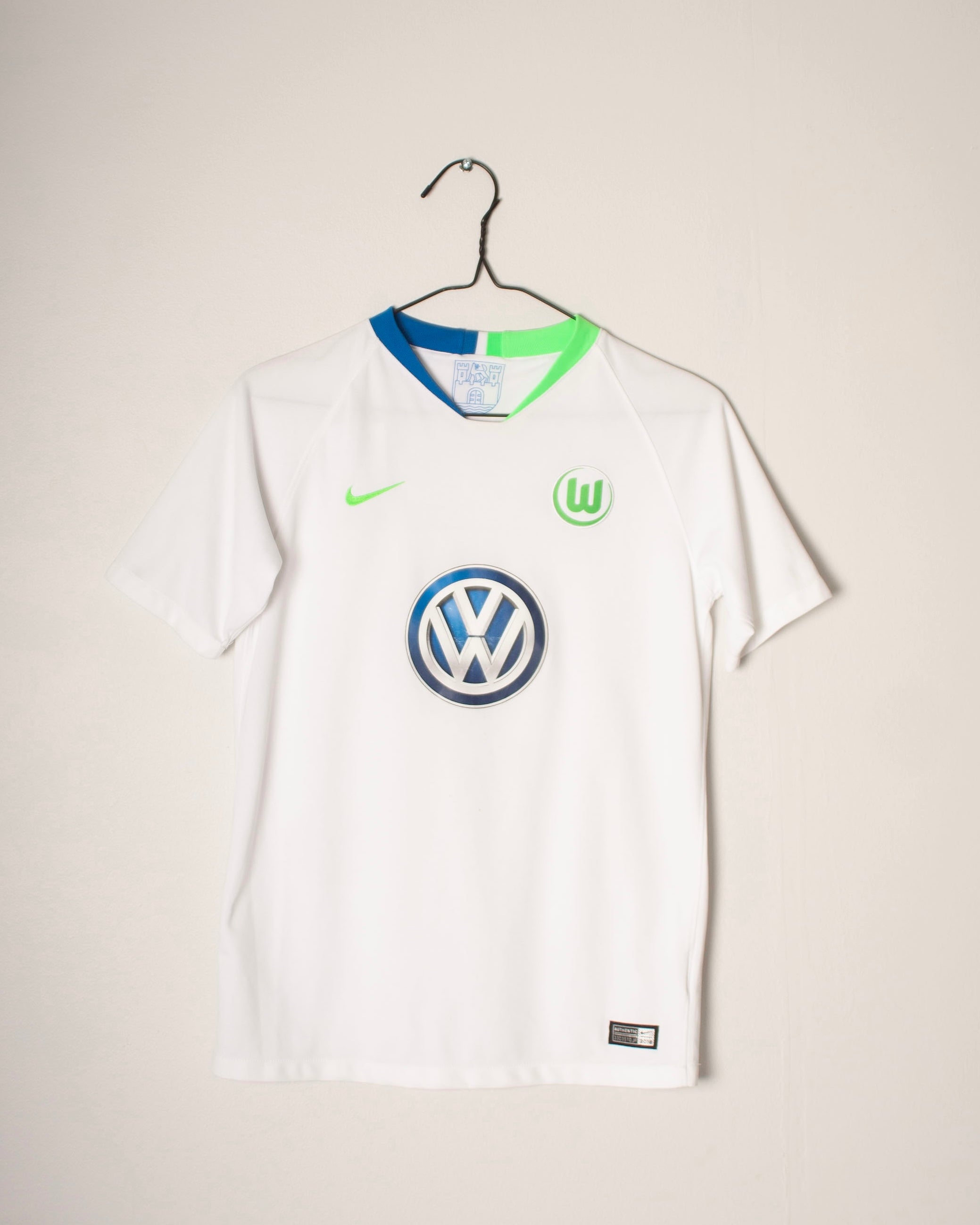 Nike - VfL Wolfsburg 2018/19 Away Football Shirt