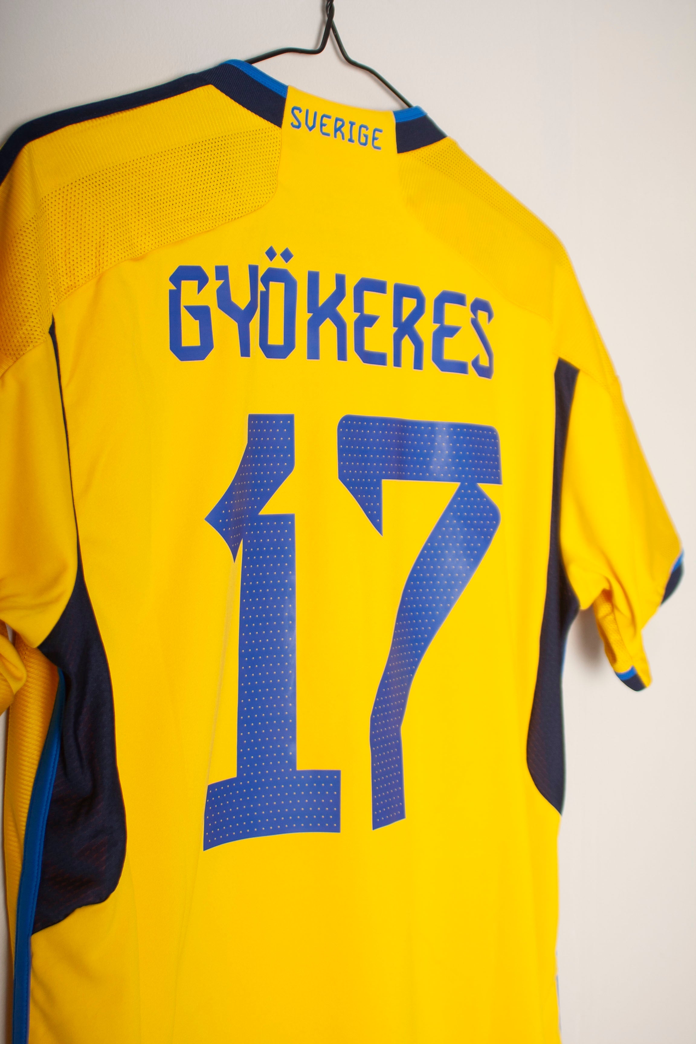 Adidas - Sweden 2022 Home Football Shirt 'GYÖKERES'