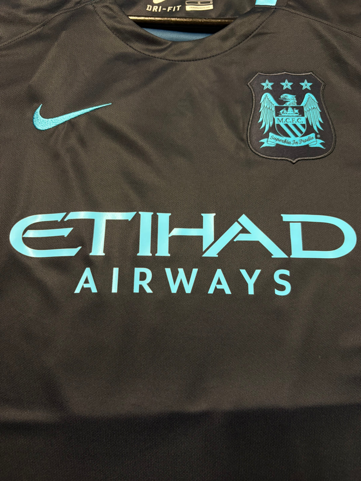 Nike - Manchester City 2015/16 Away Football Shirt 'KUN AGUERO'