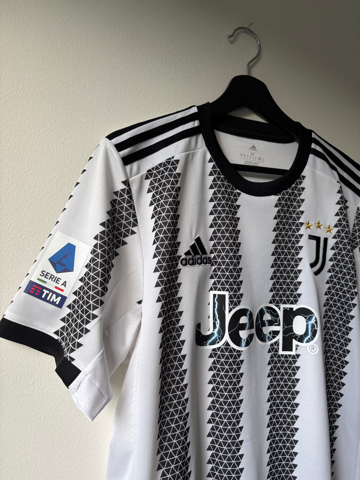 Adidas - Juventus FC 2022/23 Home Football Shirt 'VLAHOVIC'