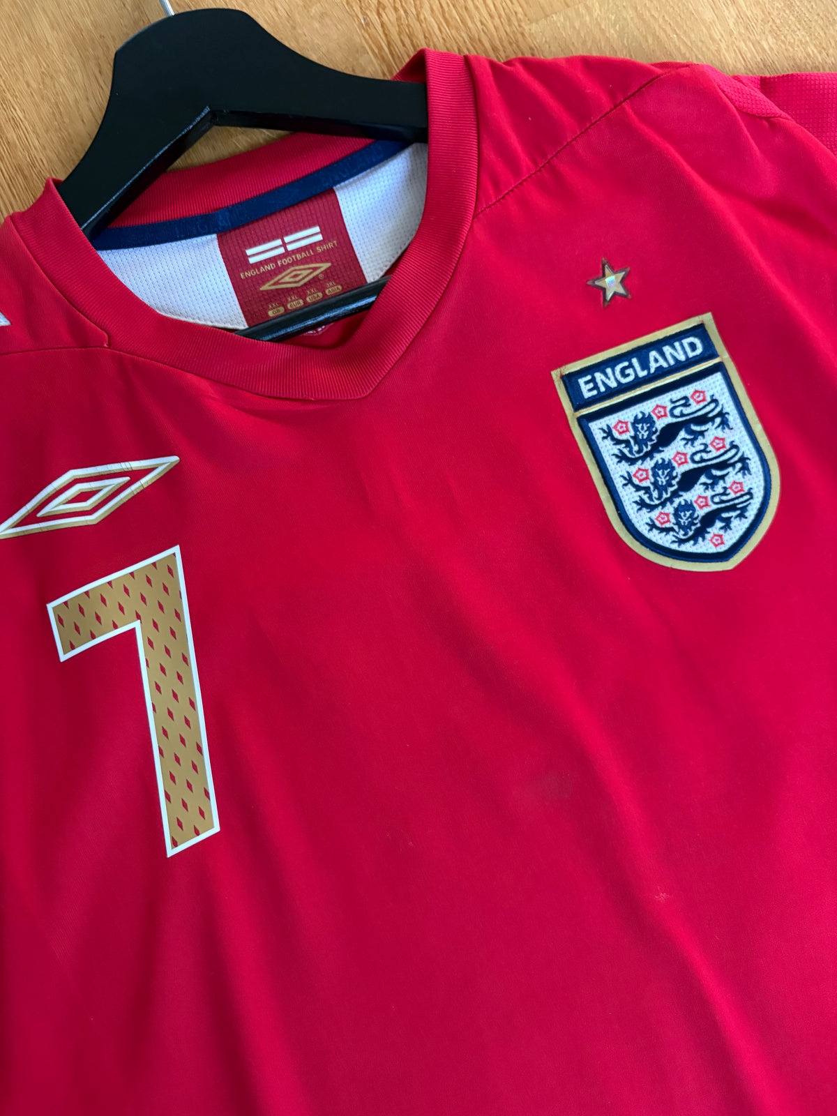 Umbro - England 2006 Away Football Shirt 'BECKHAM'