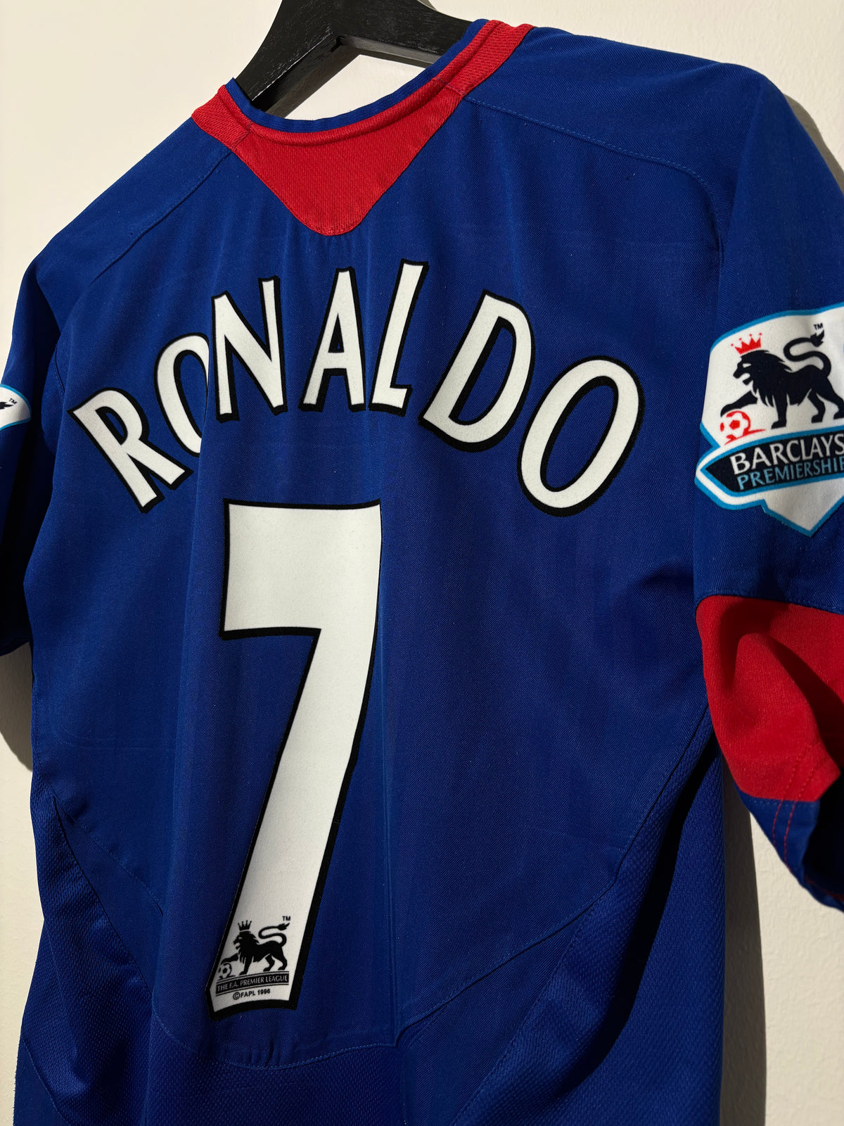 Nike - Manchester United 2005/06 Away Football Shirt 'RONALDO'