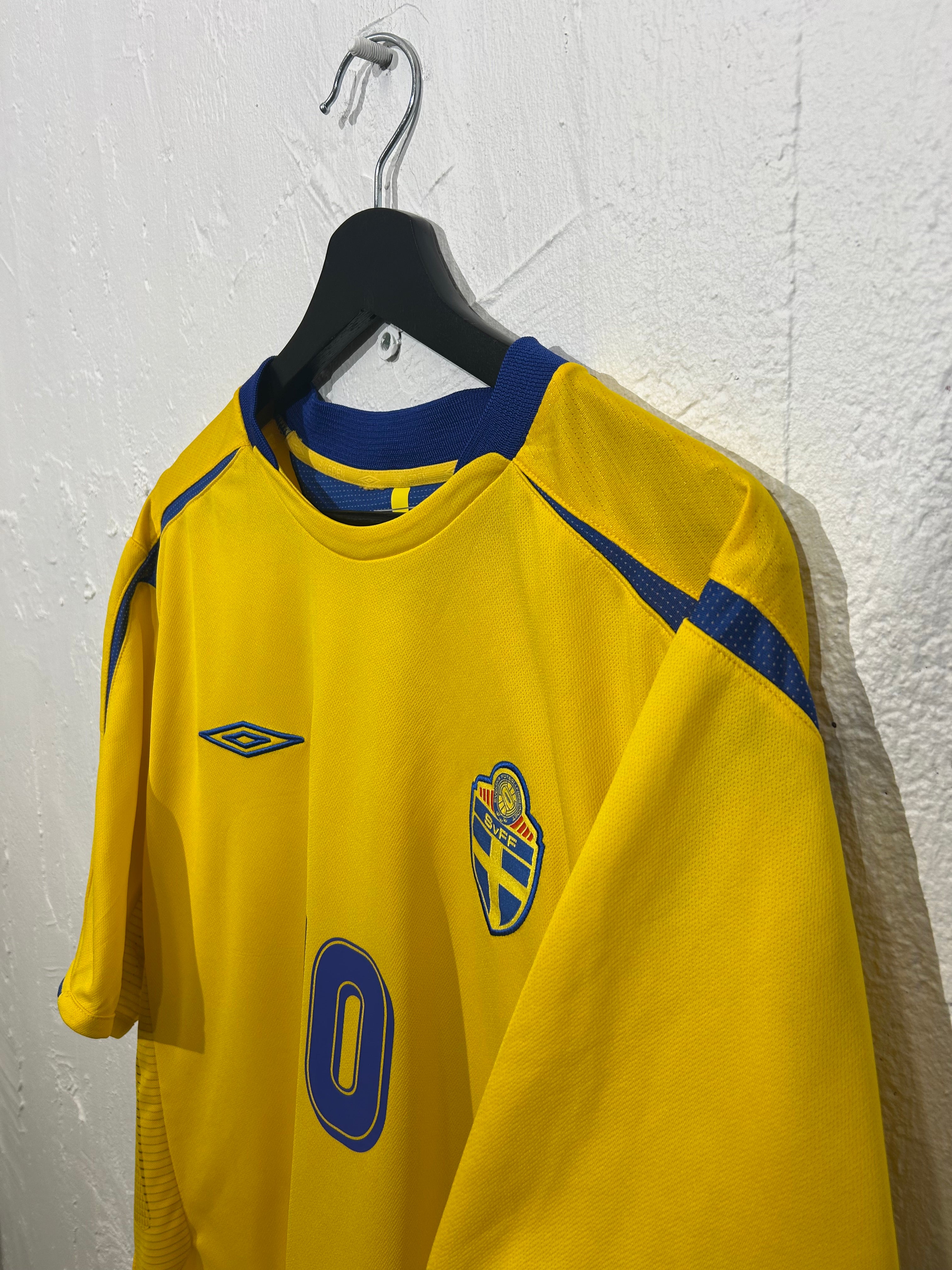 Umbro - Sweden 2006 Home Football Shirt 'IBRAHIMOVIC'