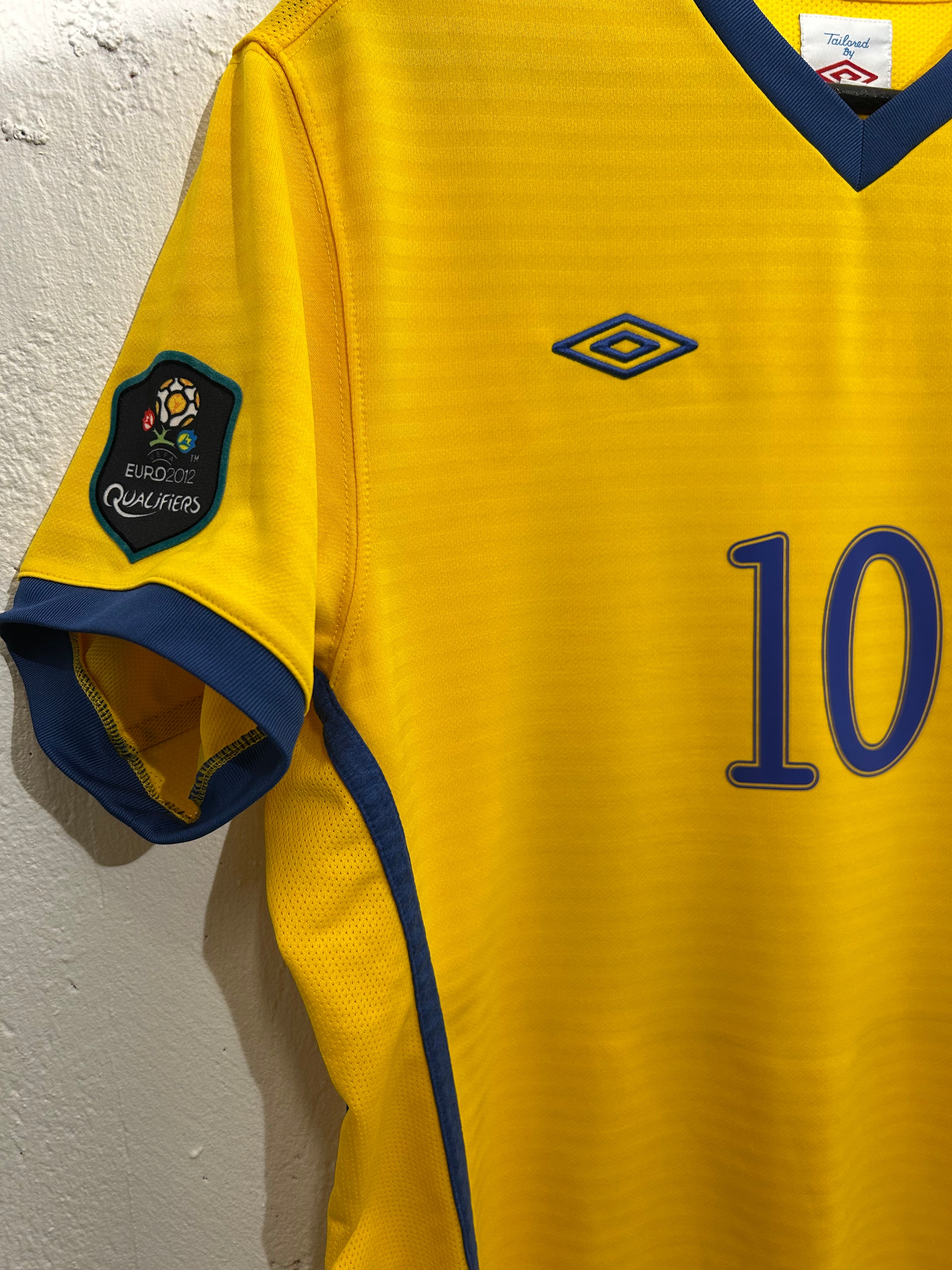 Umbro - Sweden 2010 Home Football Shirt 'IBRAHIMOVIC'
