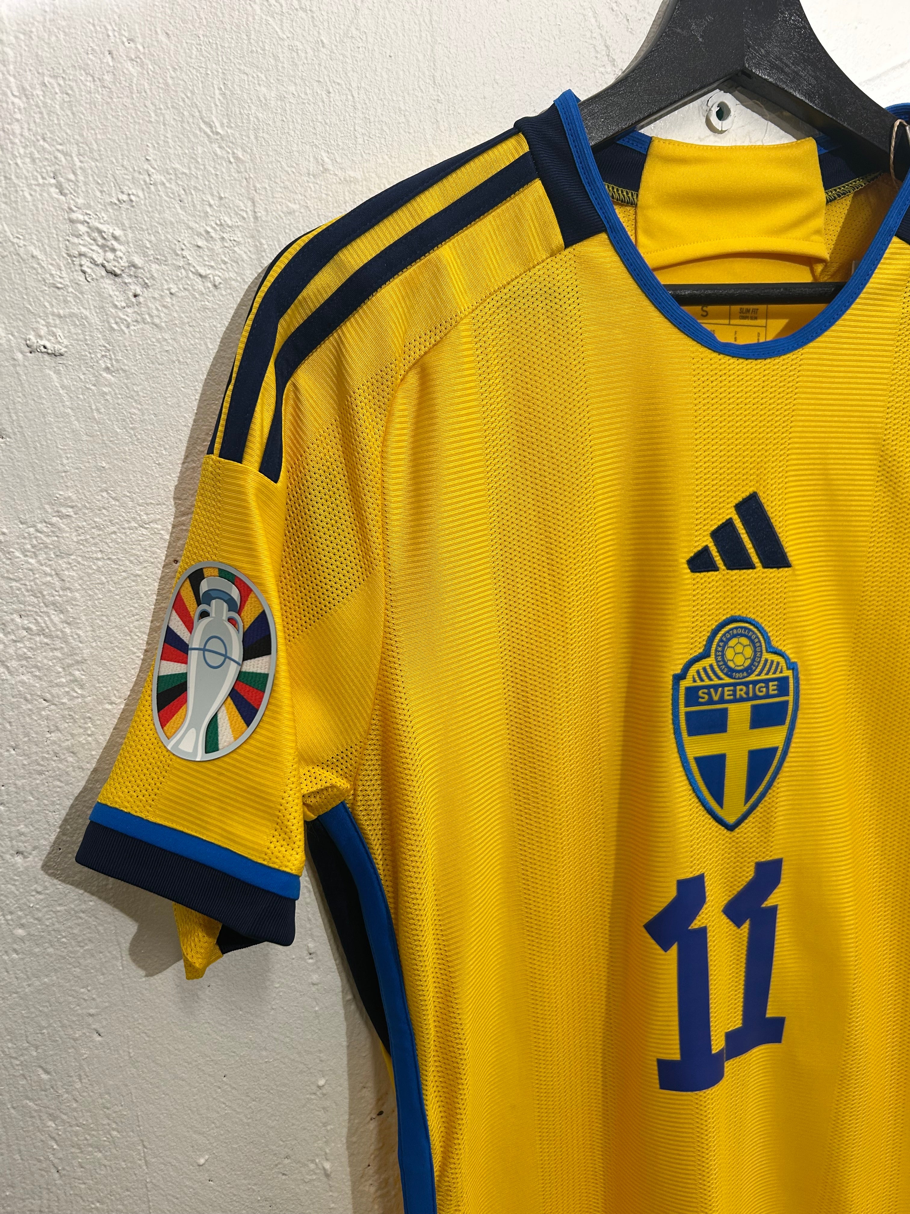 Adidas - Sverige 2022 Hjemmebanetrøje 'NAME'
