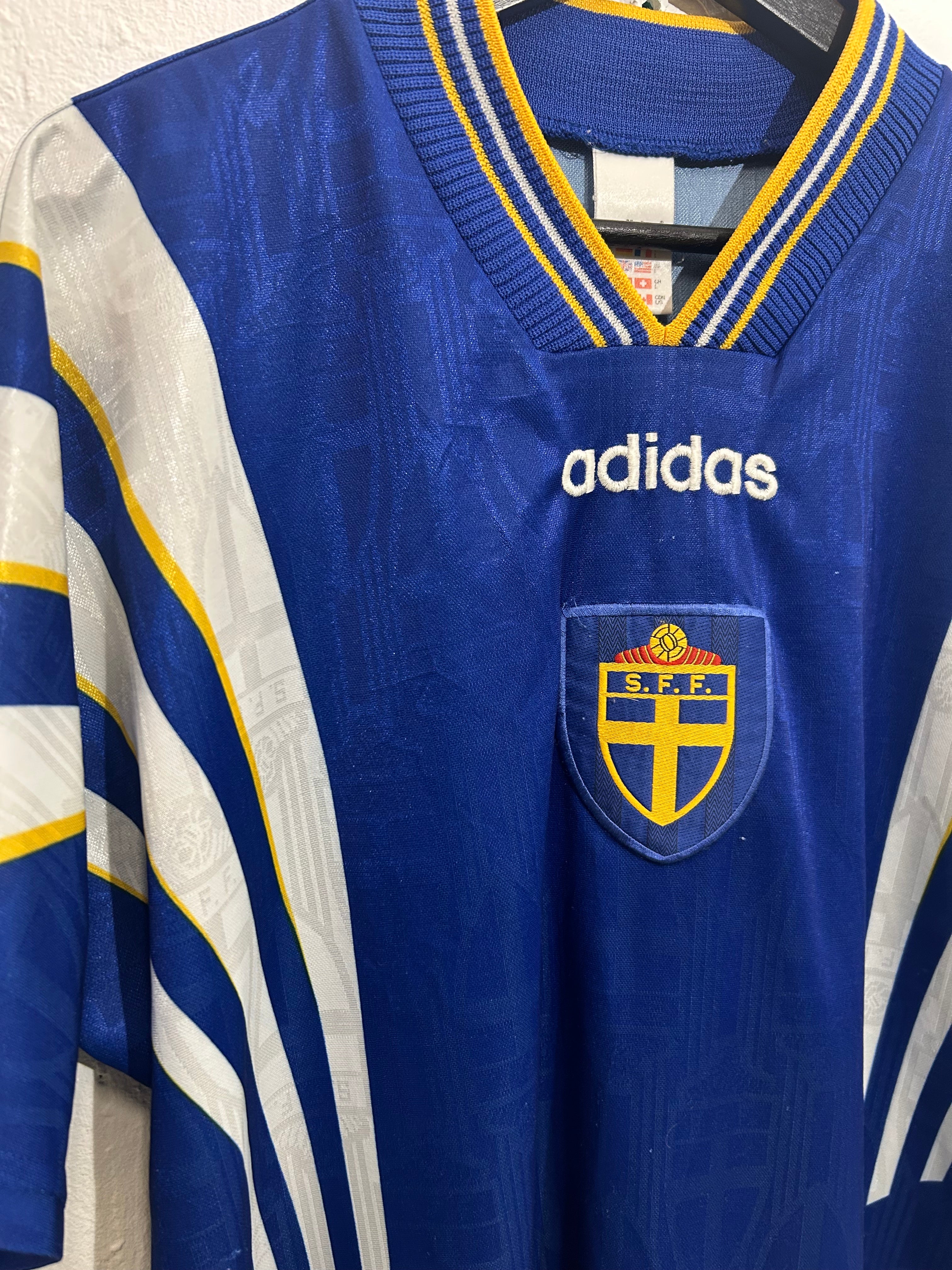 Adidas - Sweden 1996 Away Football Shirt