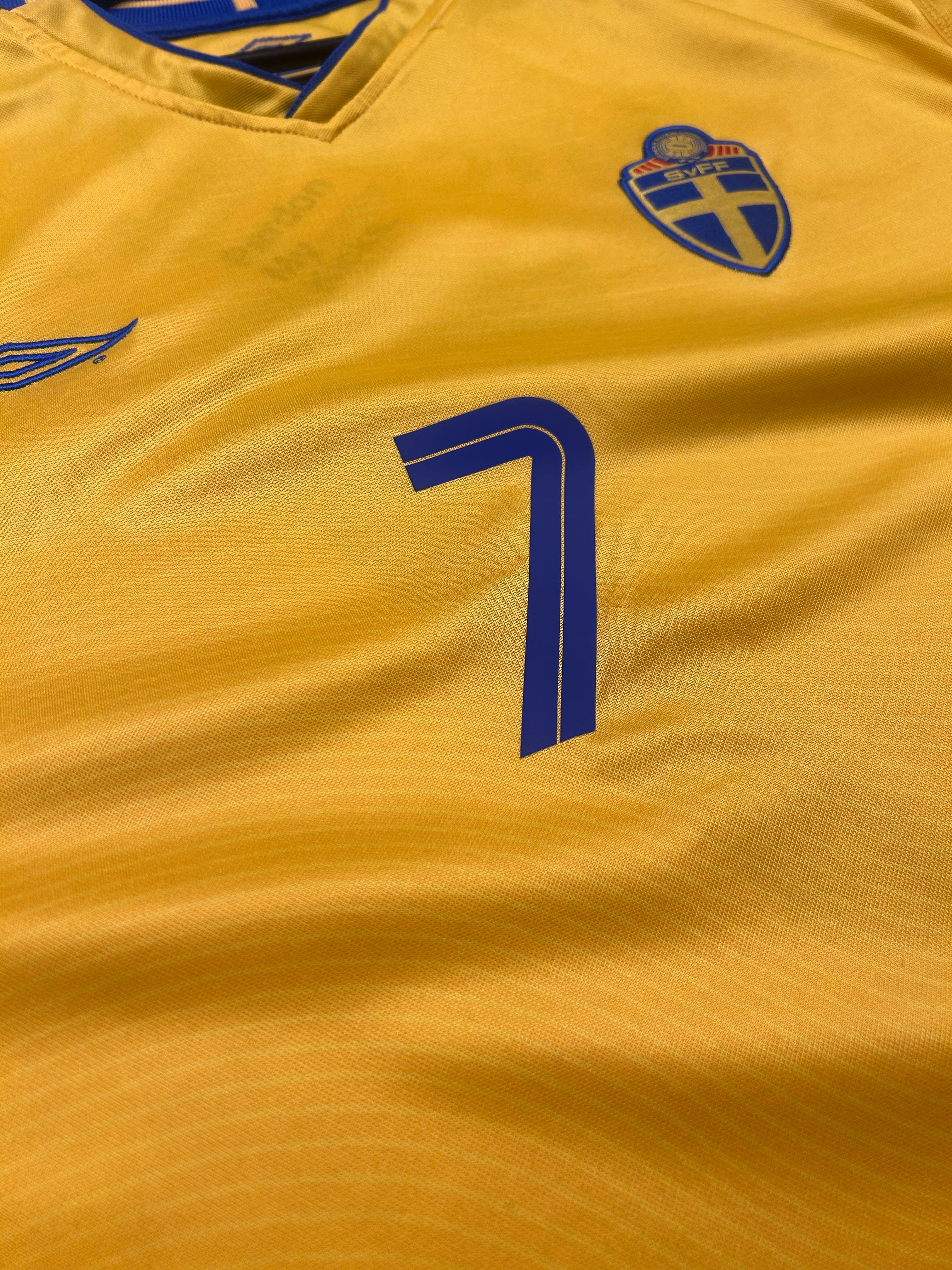 Umbro - Sweden 2004 Home Football Shirt 'WILHELMSSON'