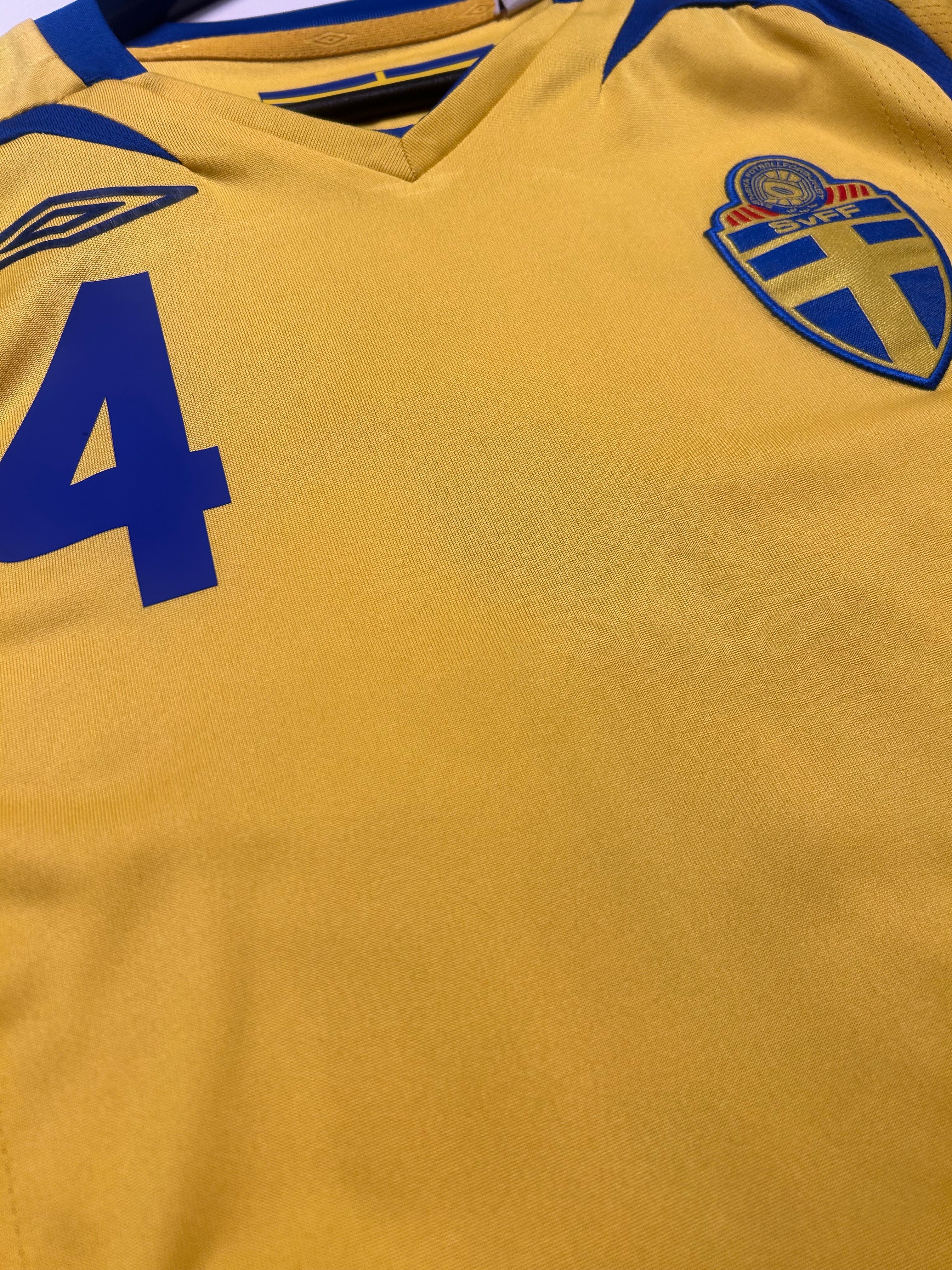 Umbro - Sweden 2008 Home Football Shirt 'MAJSTOROVIC'