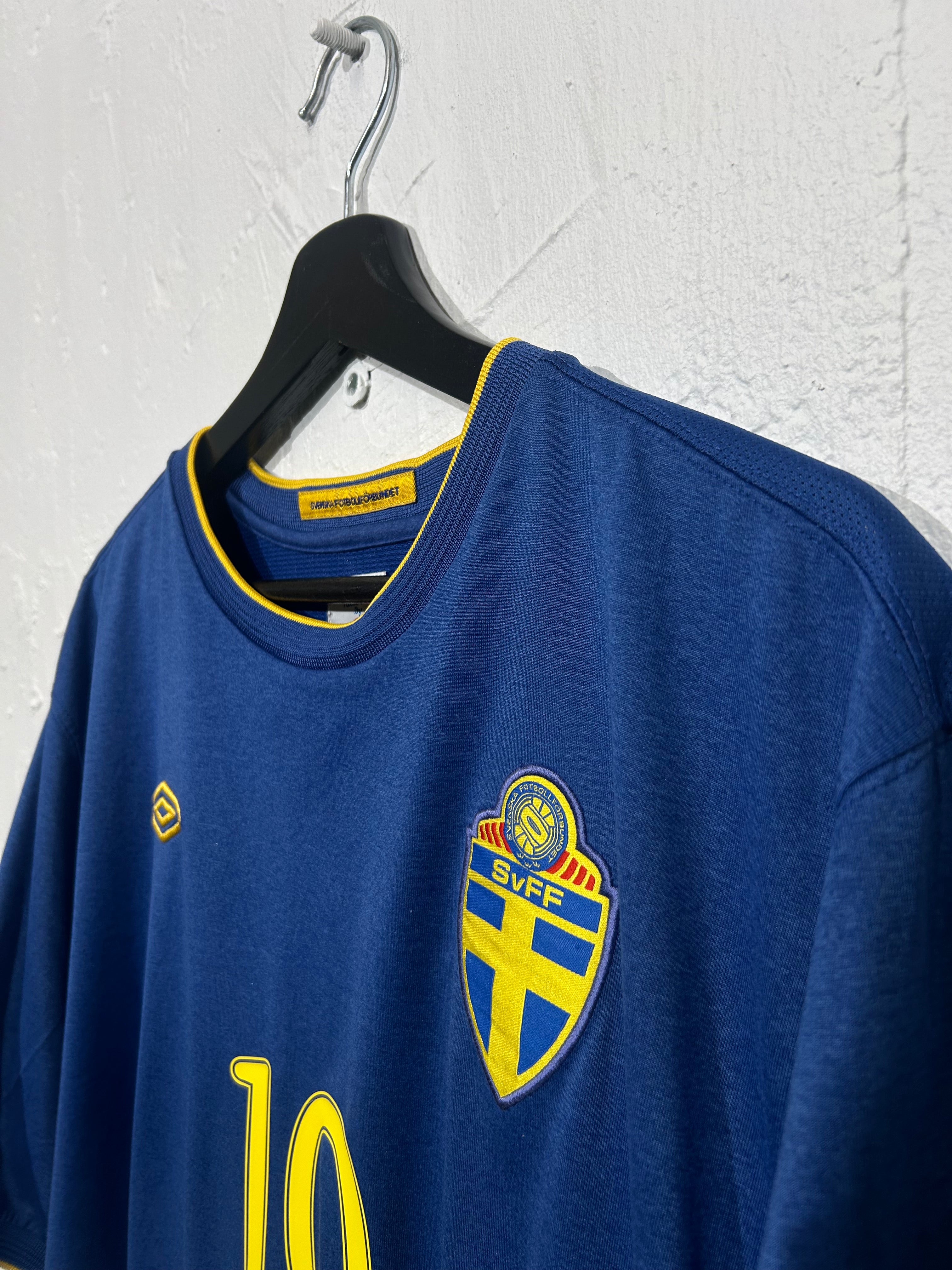 Umbro - Sweden 2010 Away Football Shirt 'IBRAHIMOVIC'