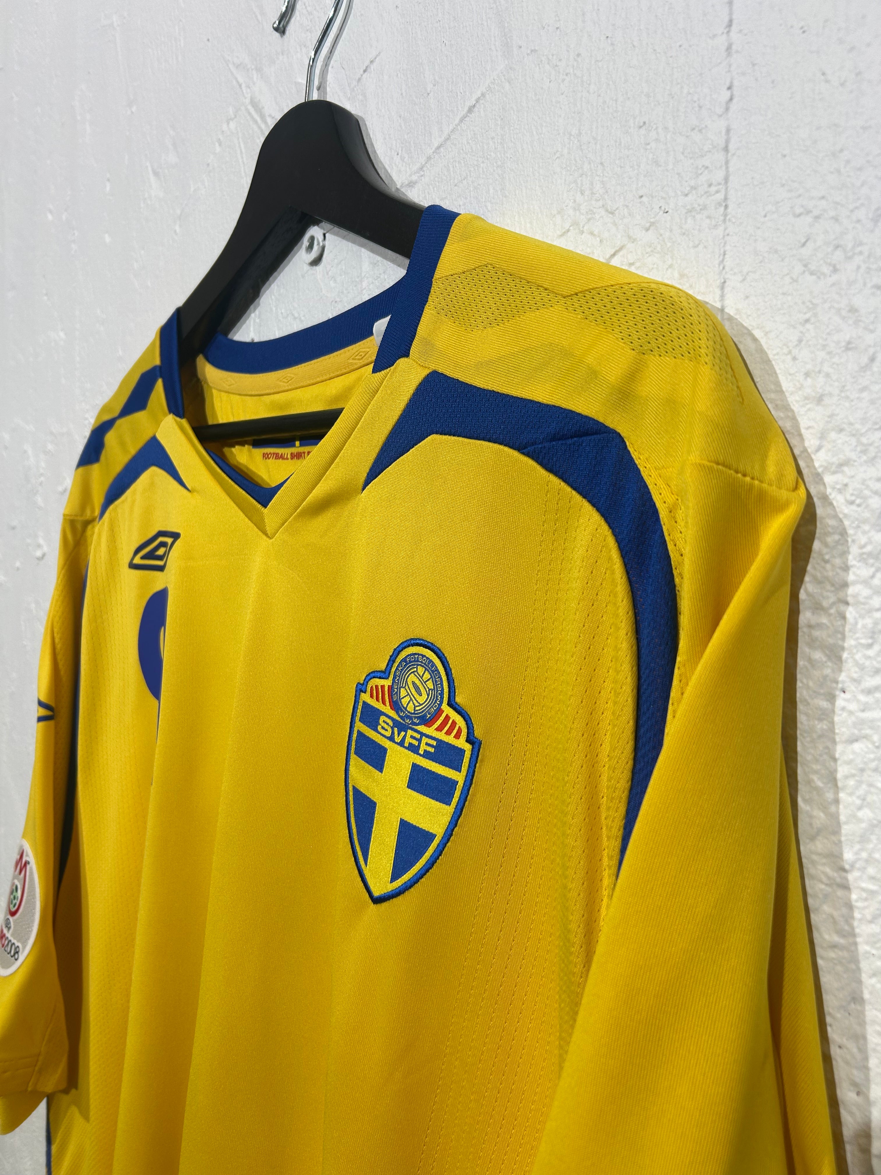 Umbro - Sweden 2008 Home Football Shirt 'LJUNGBERG'