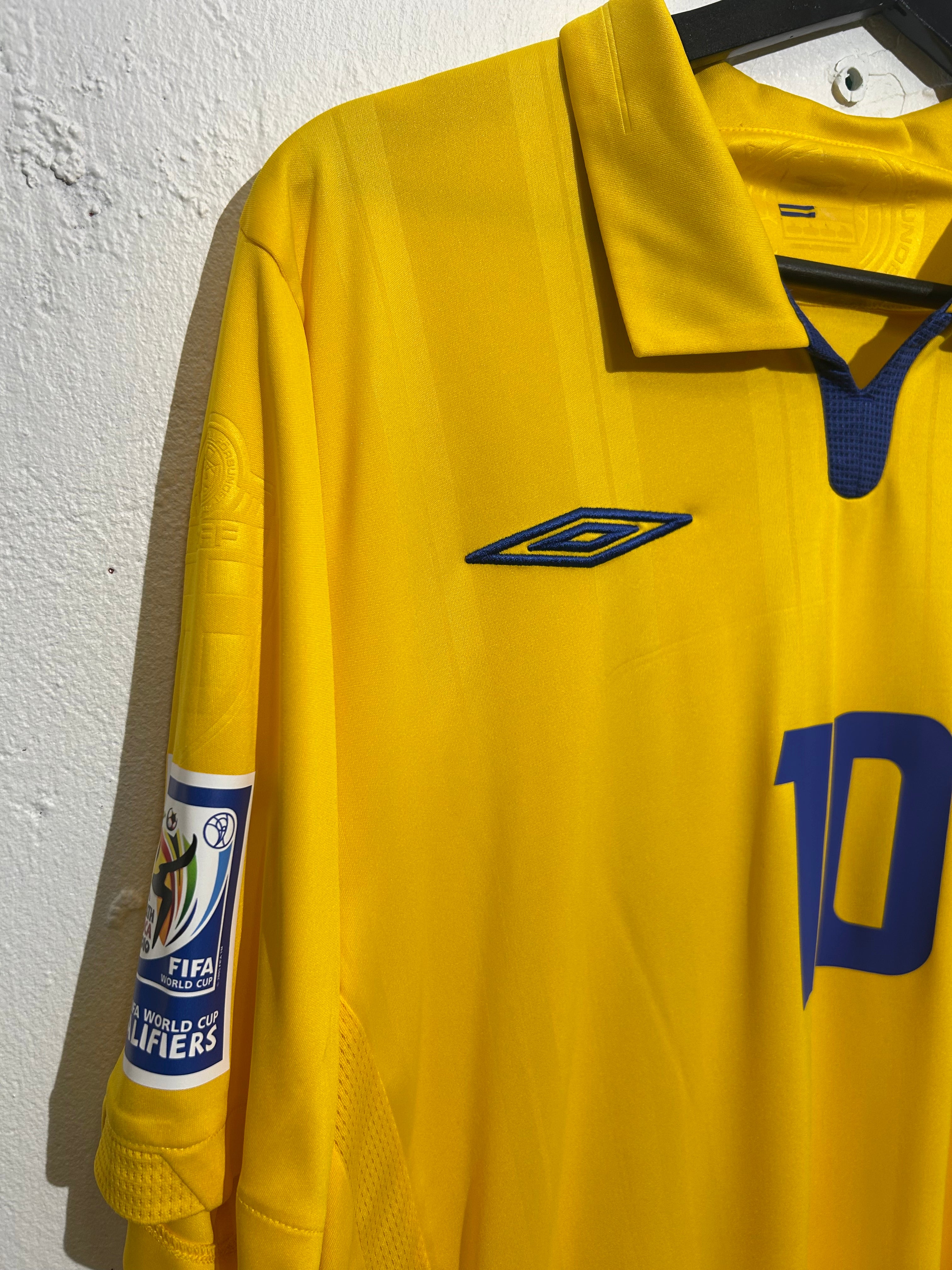 Umbro - Sweden 2009 Home Football Shirt 'IBRAHIMOVIC'