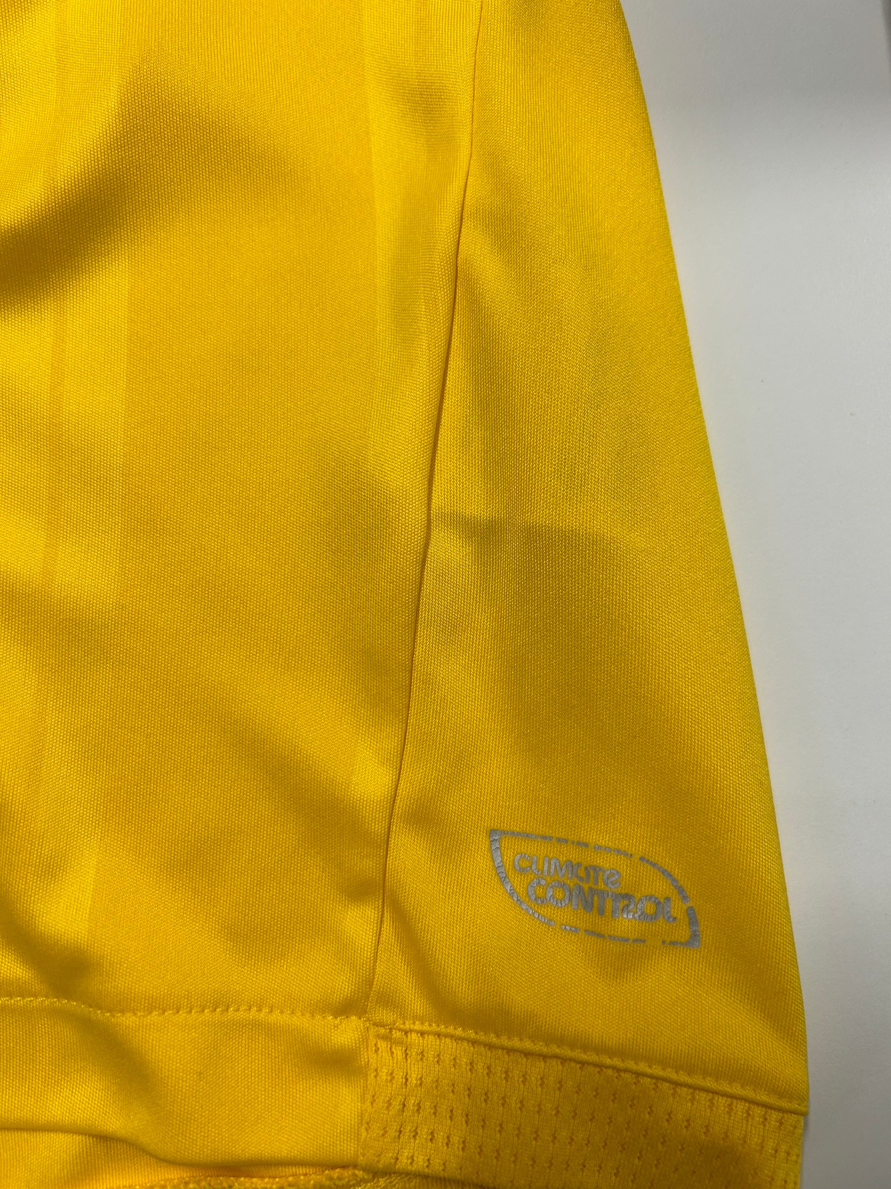 Umbro - Sweden 2009 Home Football Shirt 'IBRAHIMOVIC'