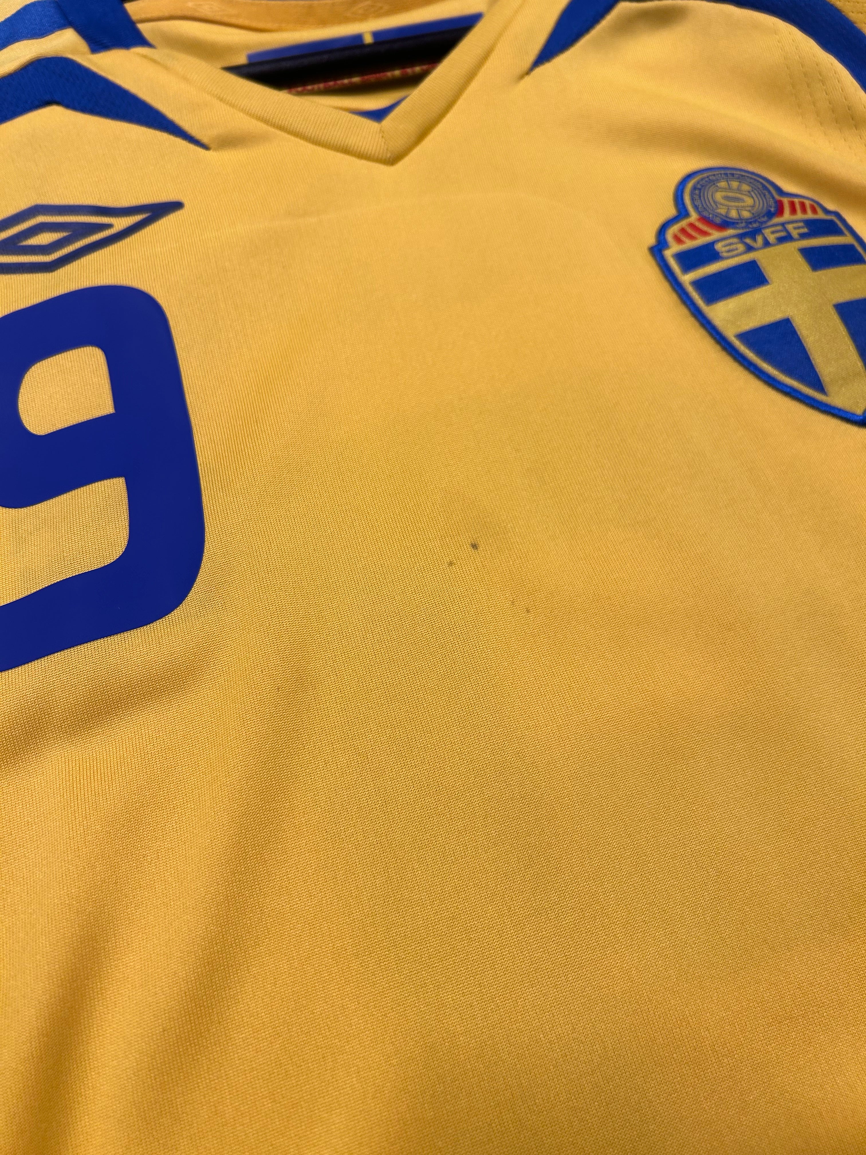 Umbro - Sweden 2008 Home Football Shirt 'LJUNGBERG'