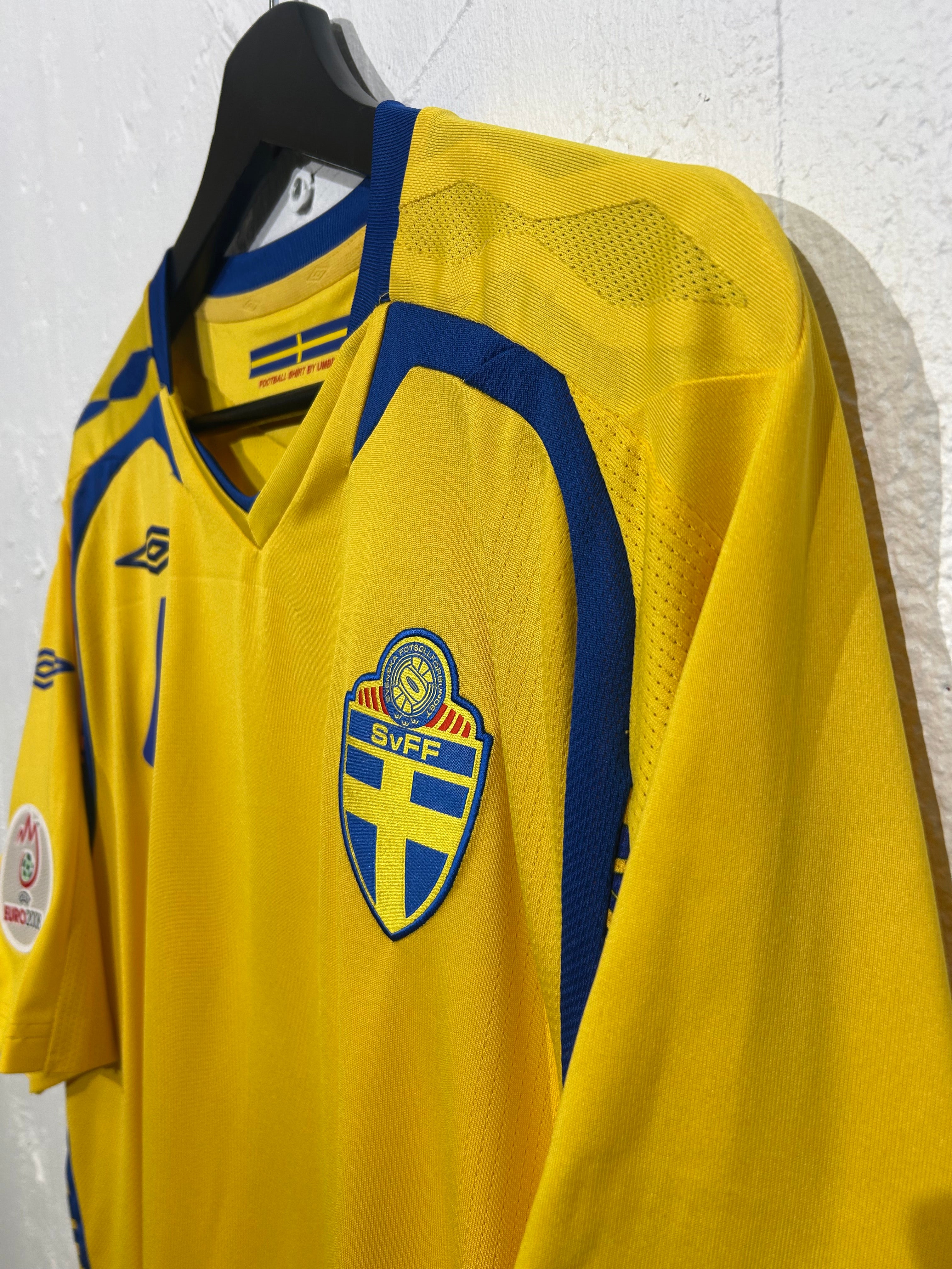 Umbro - Sweden 2008 Home Football Shirt 'MAJSTOROVIC'