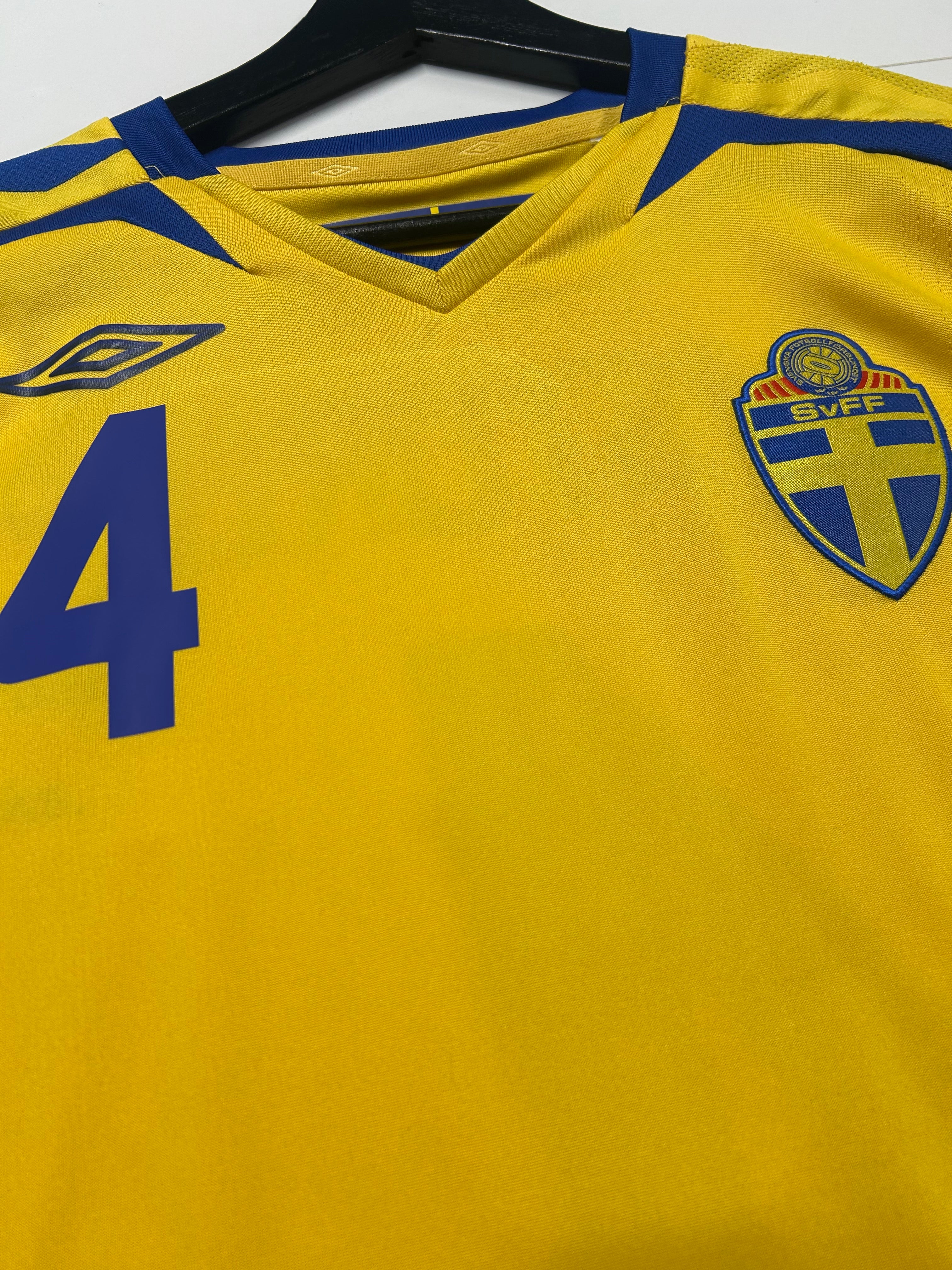 Umbro - Sweden 2008 Home Football Shirt 'MAJSTOROVIC'