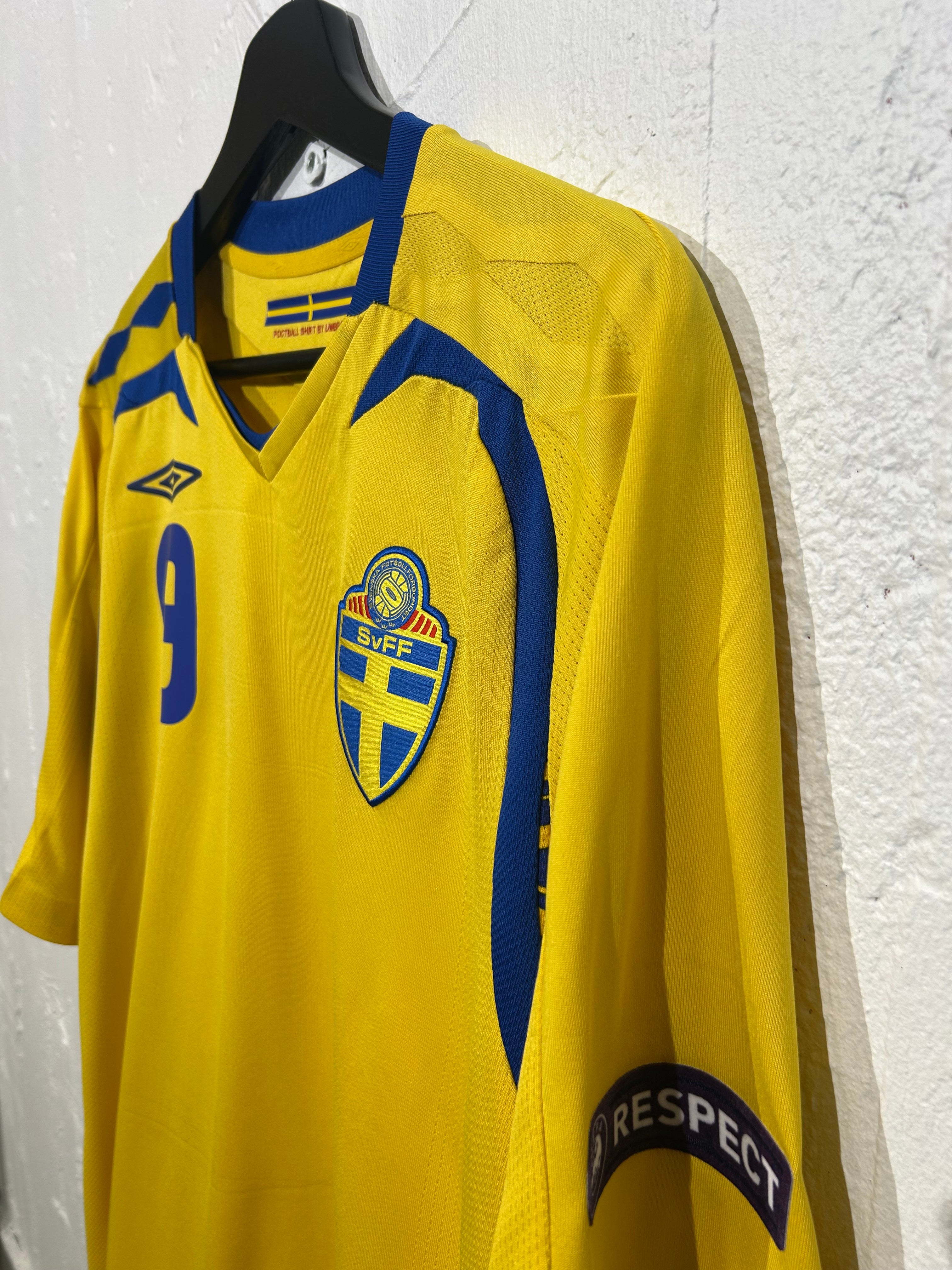Umbro - Sweden 2008 Home Football Shirt 'LJUNGBERG'