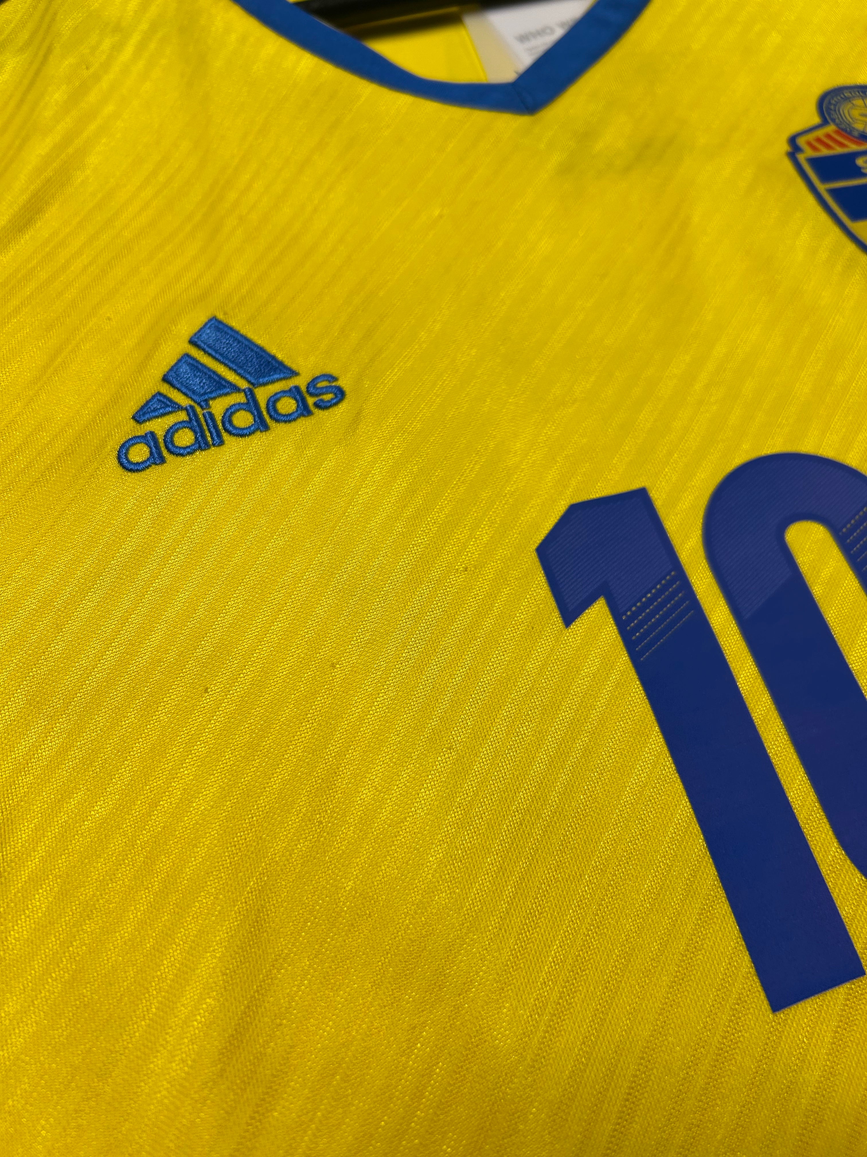 Adidas - Sweden 2013 Home Football Shirt 'IBRAHIMOVIC'