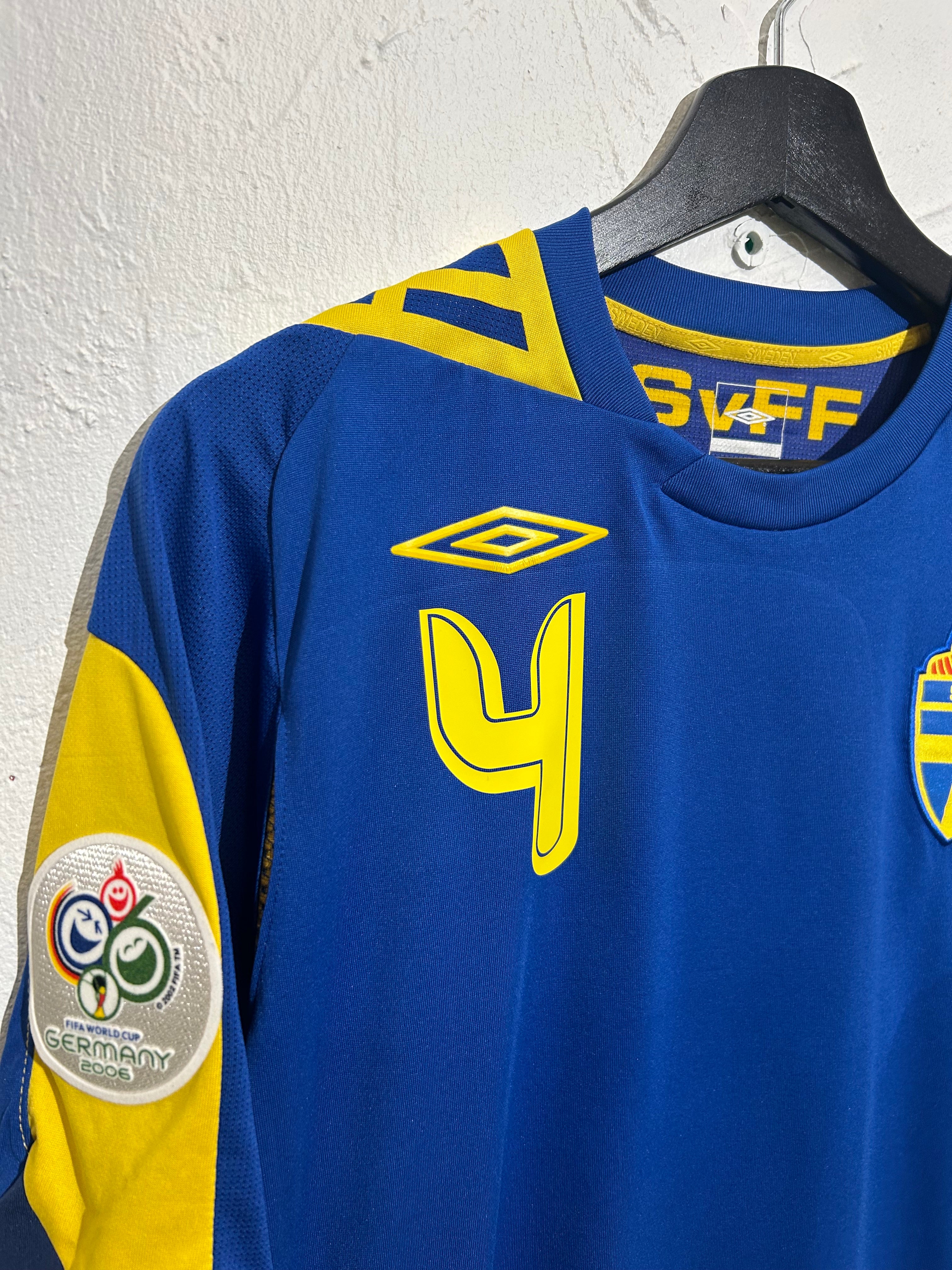 Umbro - Sweden 2006 Away Football Shirt 'LUCIC'