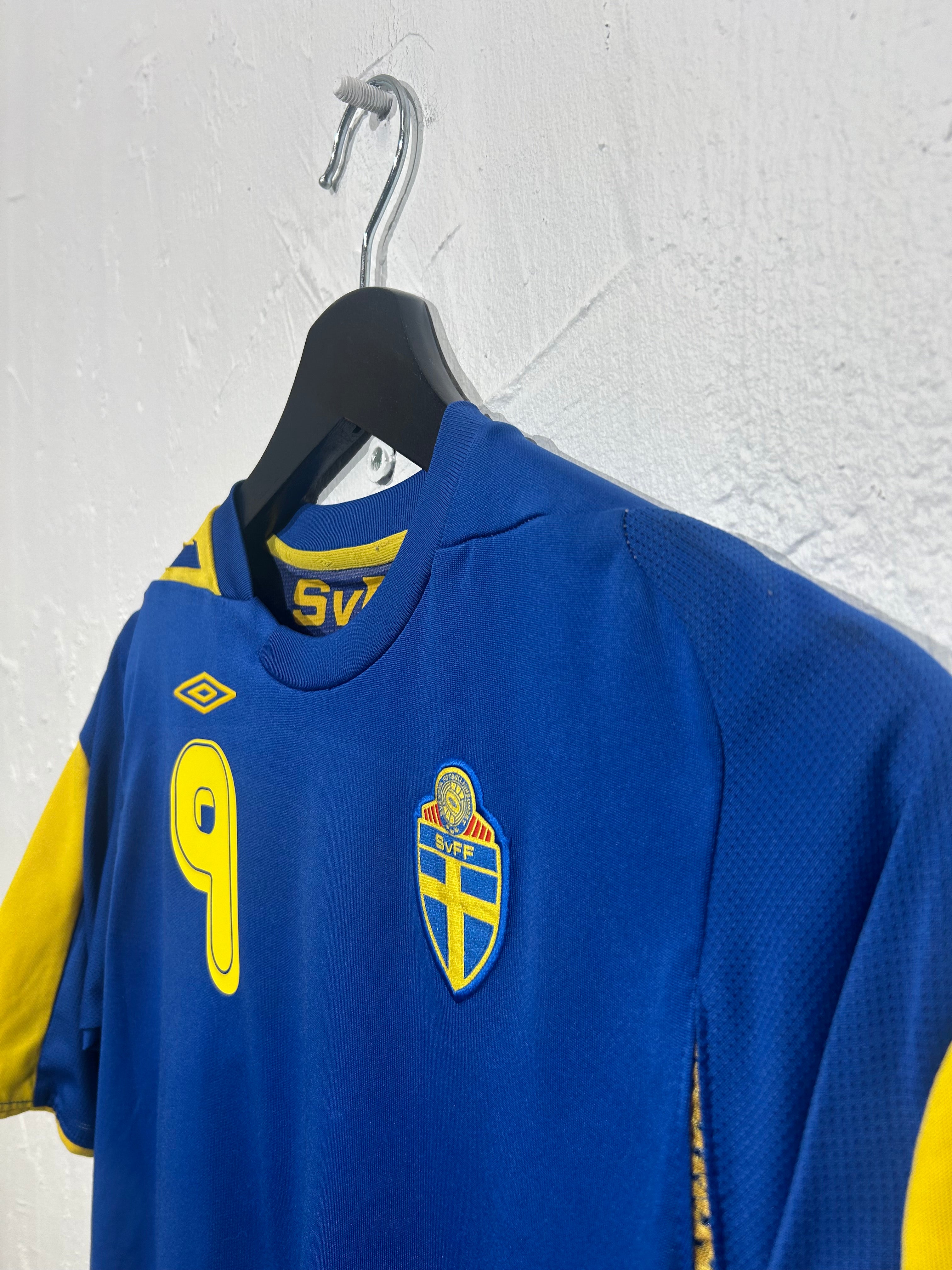 Umbro - Sweden 2006 Away Football Shirt  'LJUNGBERG'