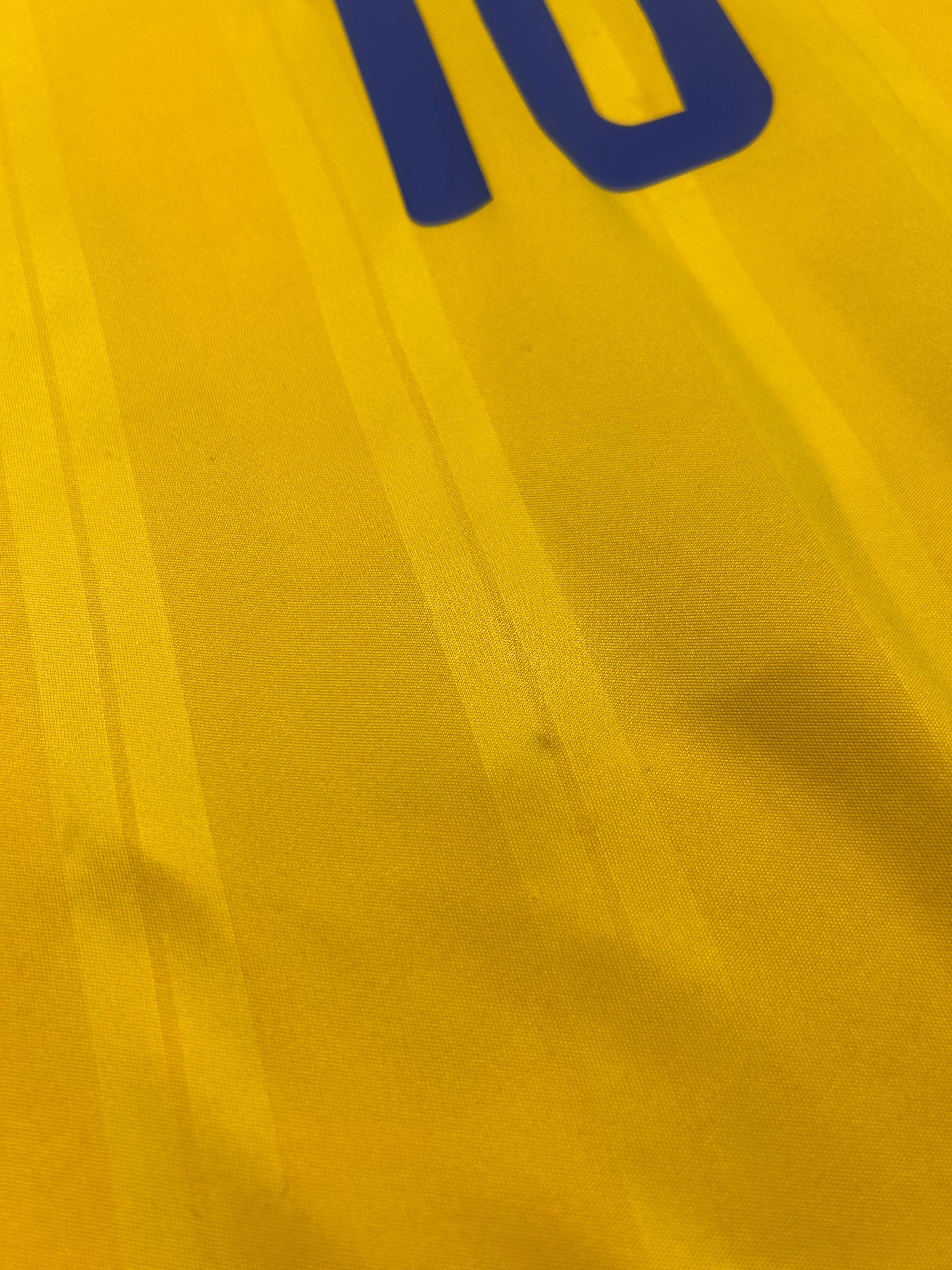 Umbro - Sweden 2009 Home Football Shirt 'IBRAHIMOVIC'