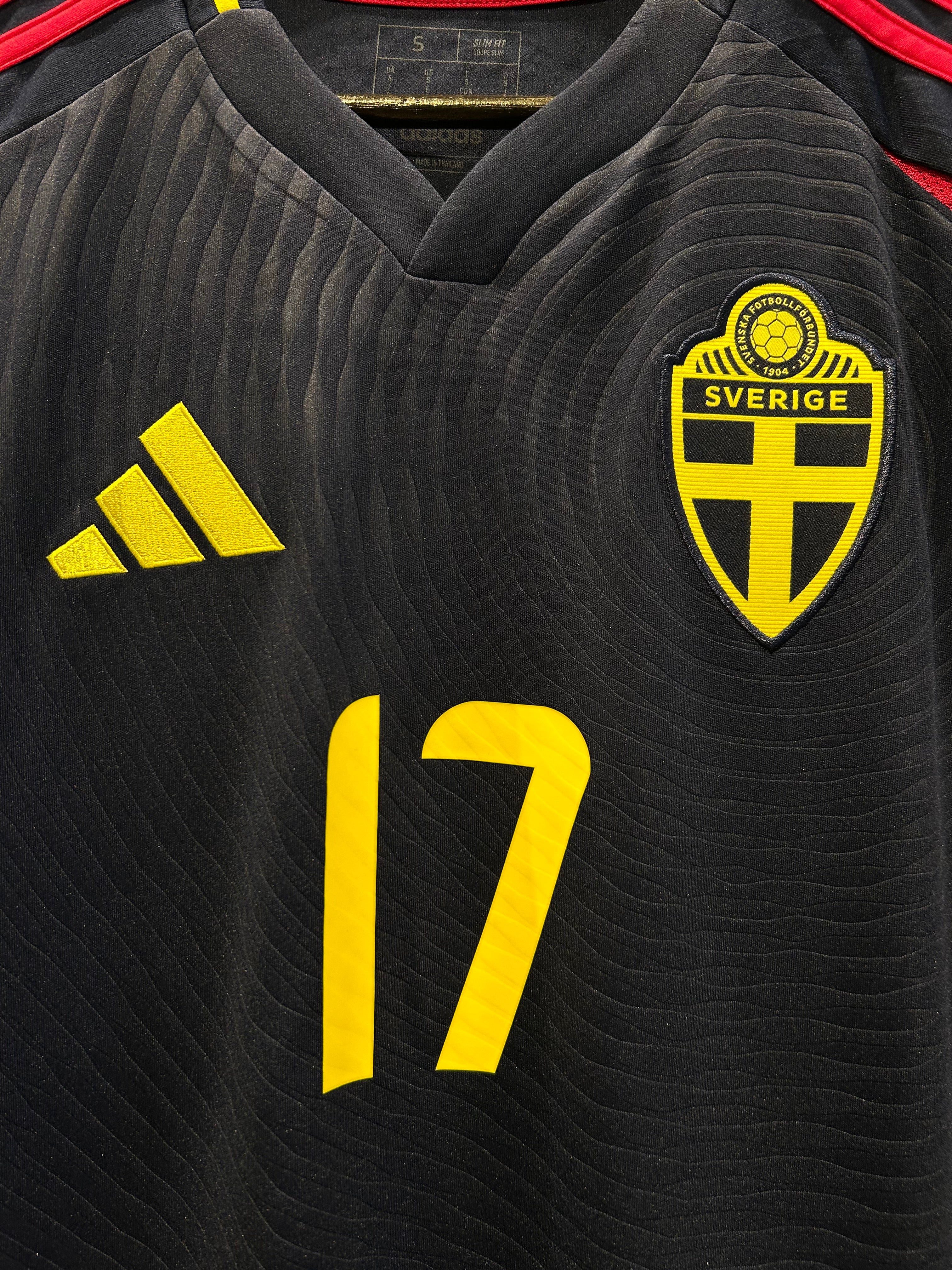 Adidas - Sweden 2024/25 Away Football Shirt 'GYÖKERES'