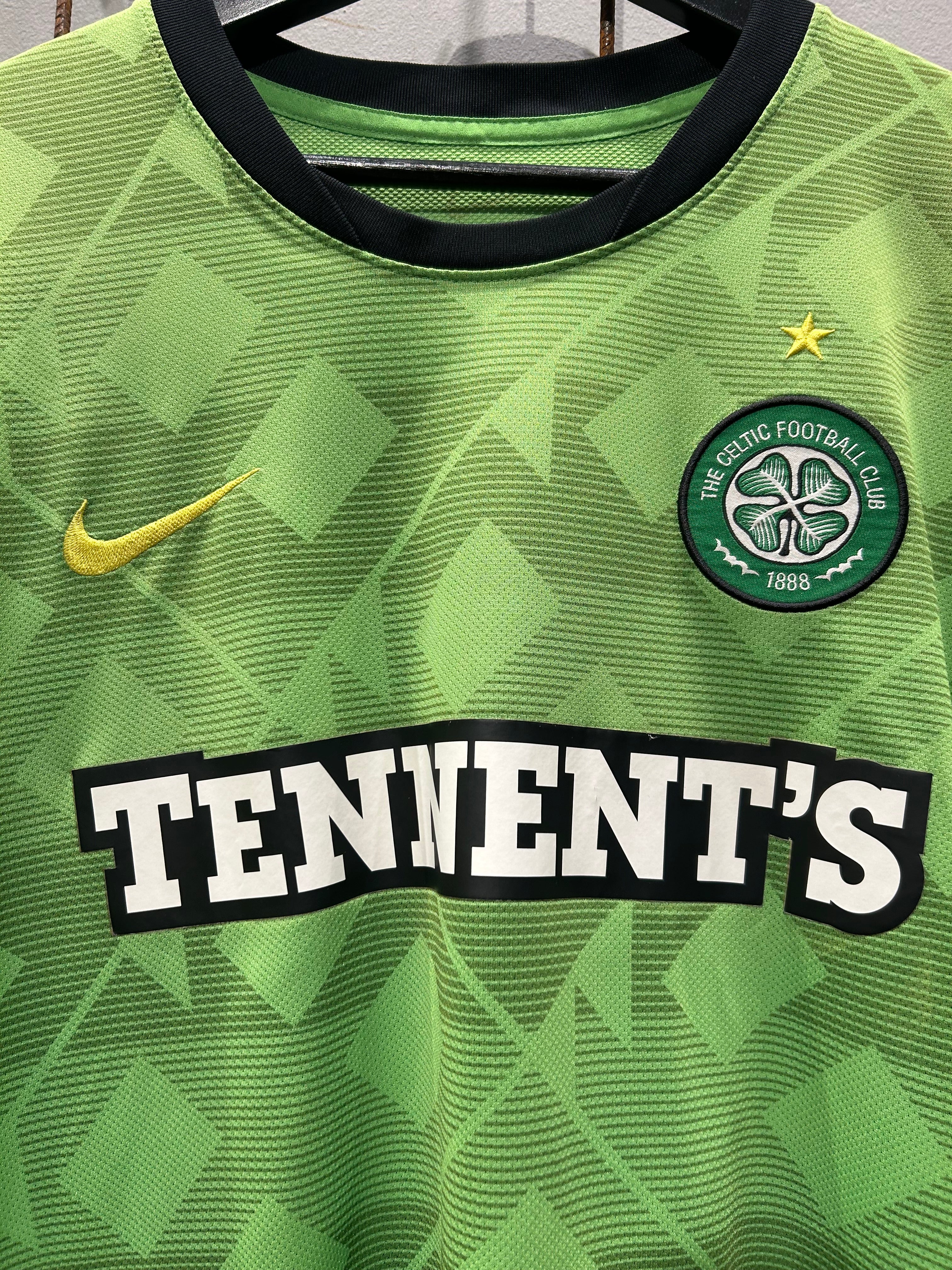 Nike - Celtic FC 2010/11 Away Football Shirt 'LJUNGBERG'