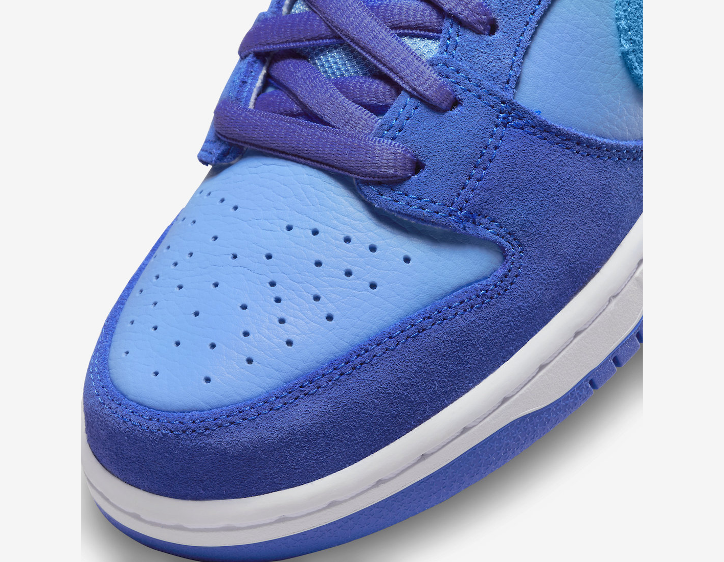 Nike SB Dunk Low 'Blue Raspberry'